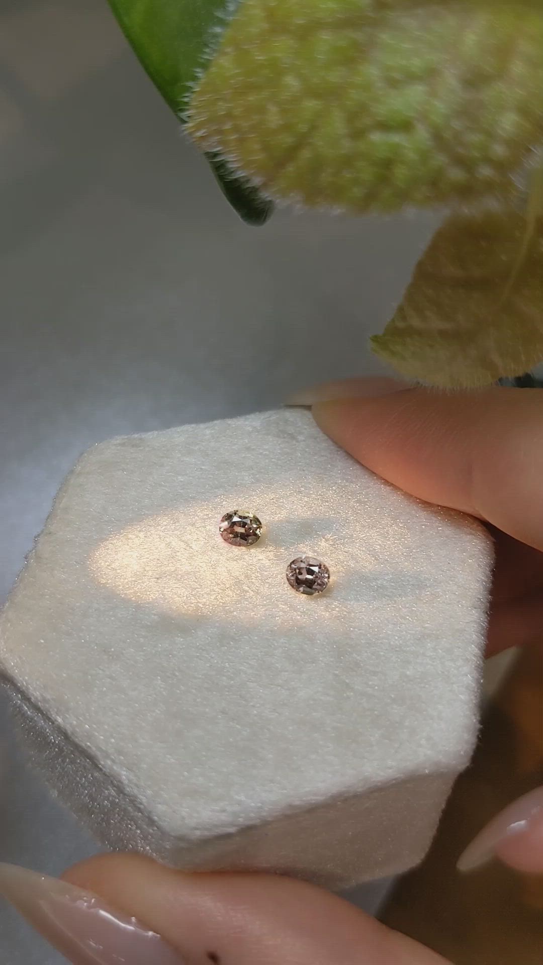 0.67&nbsp;Ct.Tw.Total Carat Weight Alexandrite Pair from Ceylon (Sri Lanka) Size Video