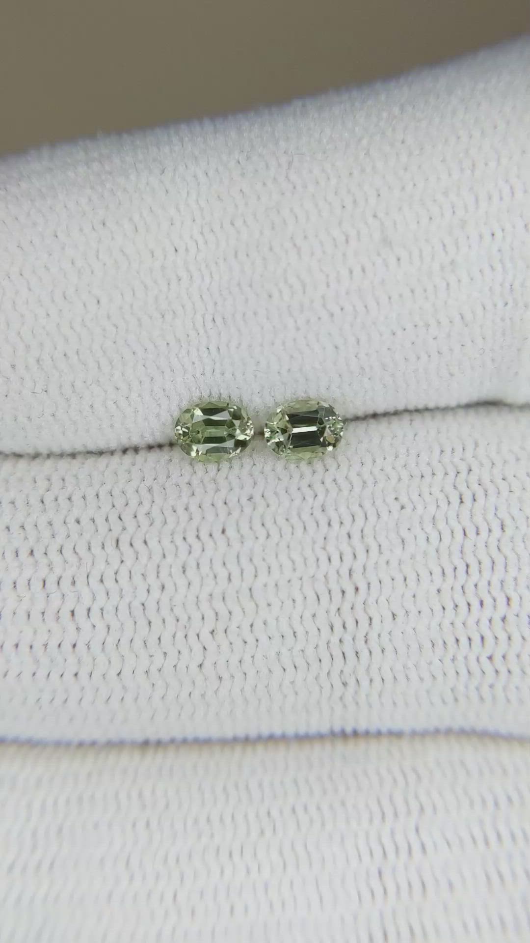 0.58&nbsp;Ct.Tw.Total Carat Weight Alexandrite Pair from Ceylon (Sri Lanka) Size Video