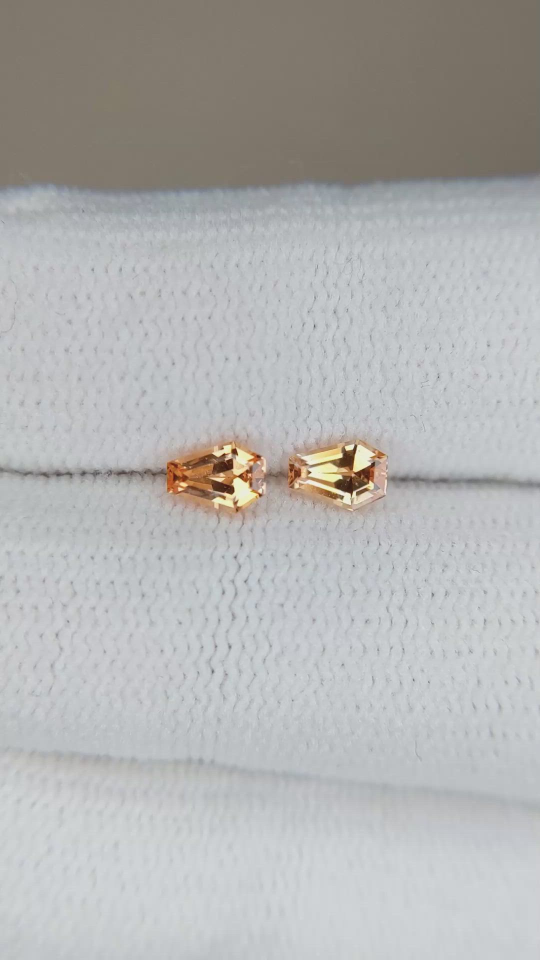 0.70&nbsp;Ct.Tw.Total Carat Weight Spessartite Garnet Pair from Nigeria Size Video