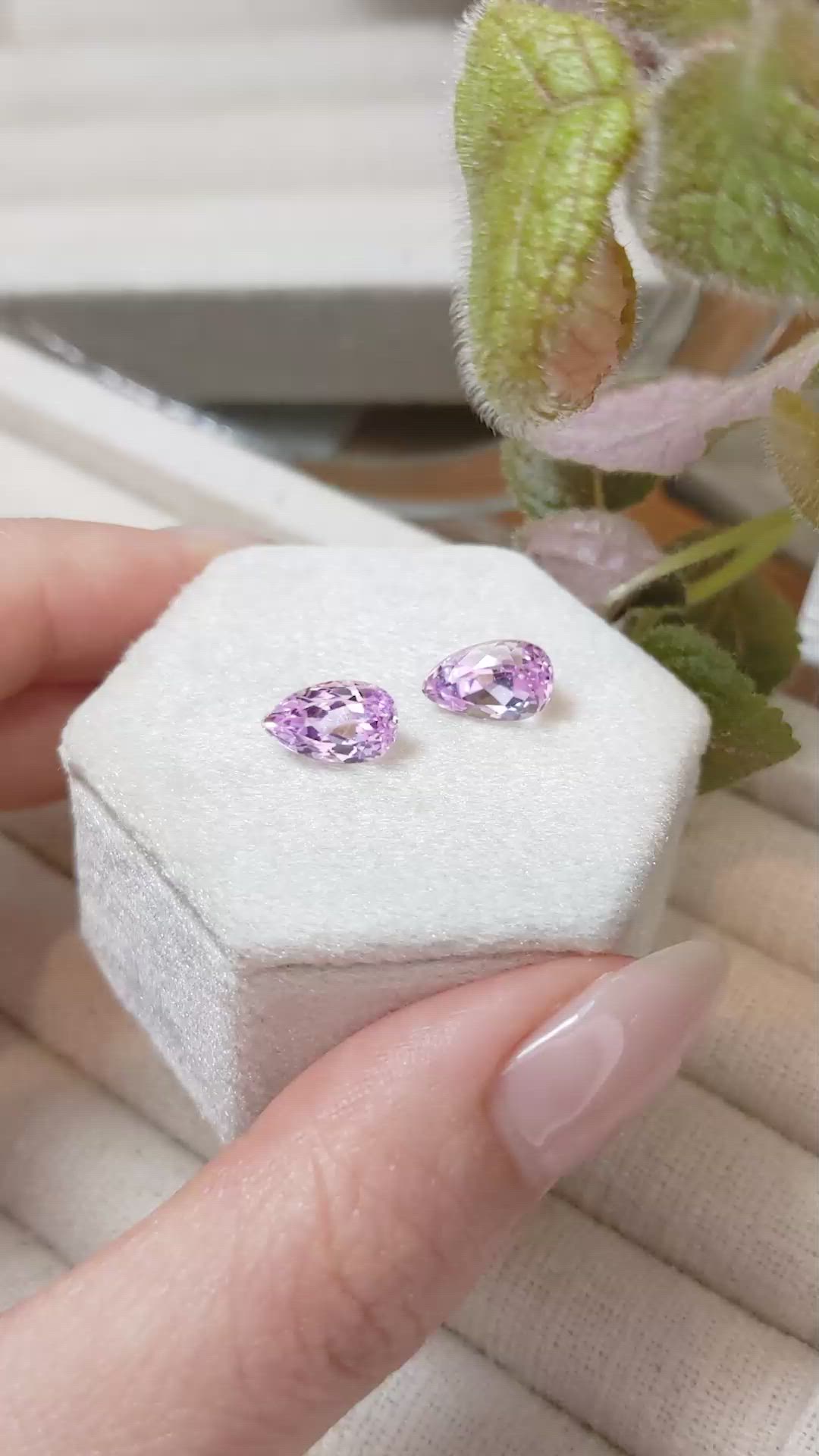 5.18&nbsp;Ct.Tw.Total Carat Weight Kunzite Pair from Afghanistan Size Video