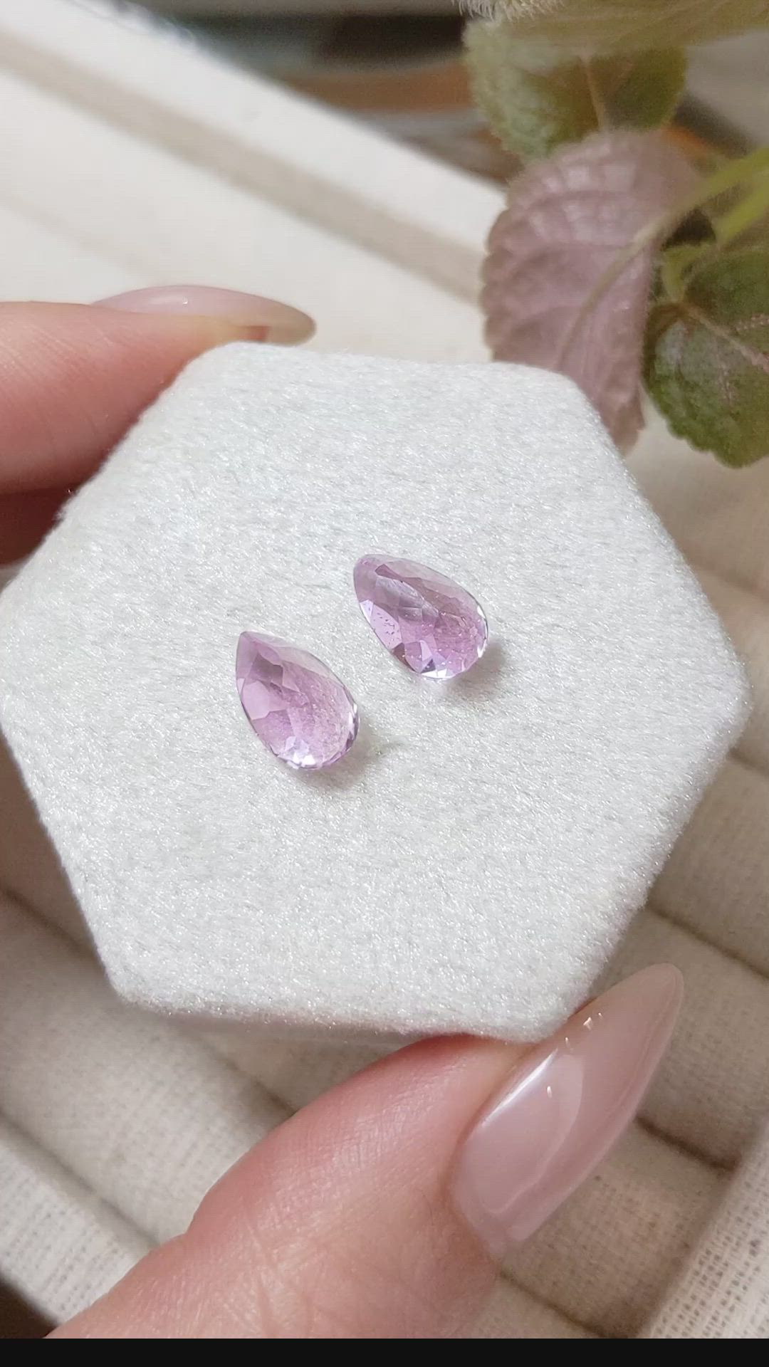 5.18&nbsp;Ct.Tw.Total Carat Weight Kunzite Pair from Afghanistan Size Video