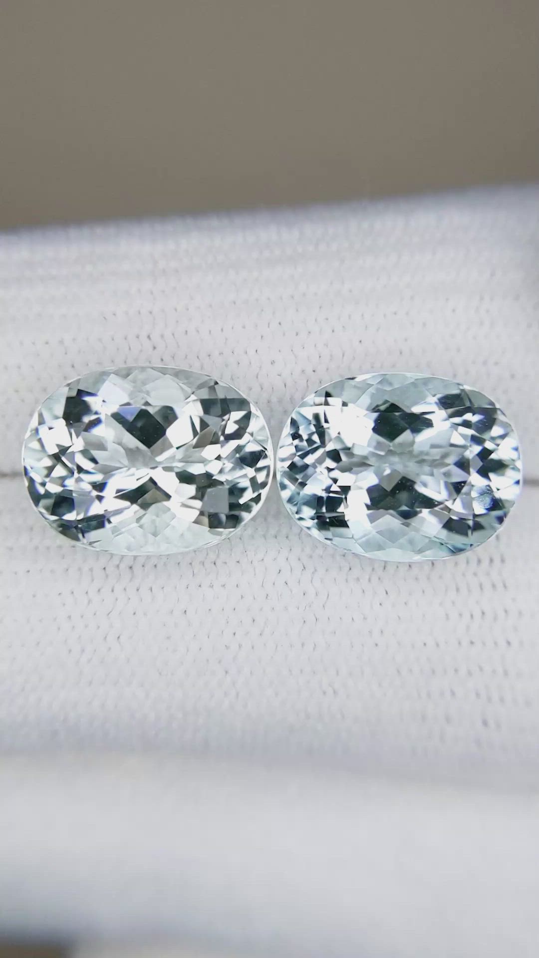 9.65&nbsp;Ct.Tw.Total Carat Weight Aquamarine Pair from Brazil Size Video
