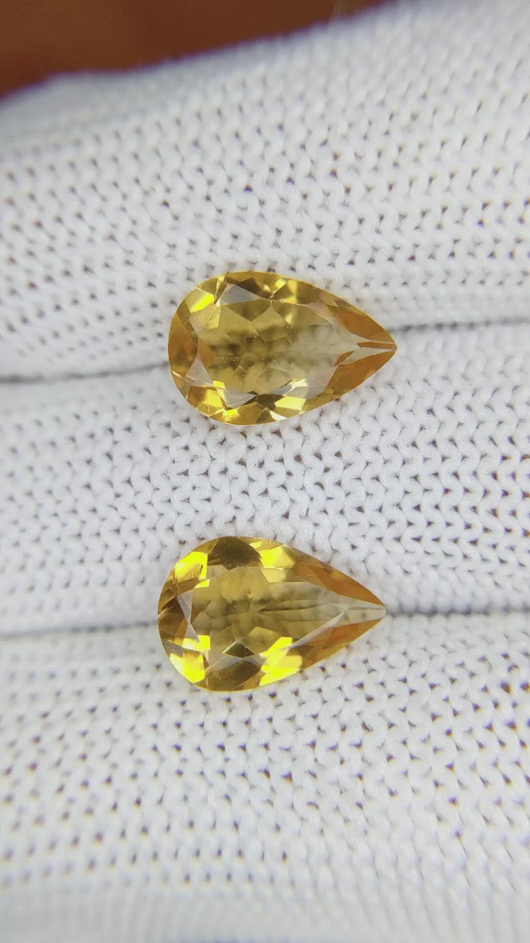 4.62&nbsp;Ct.Tw.Total Carat Weight Yellow Citrine Pair from Brazil Size Video