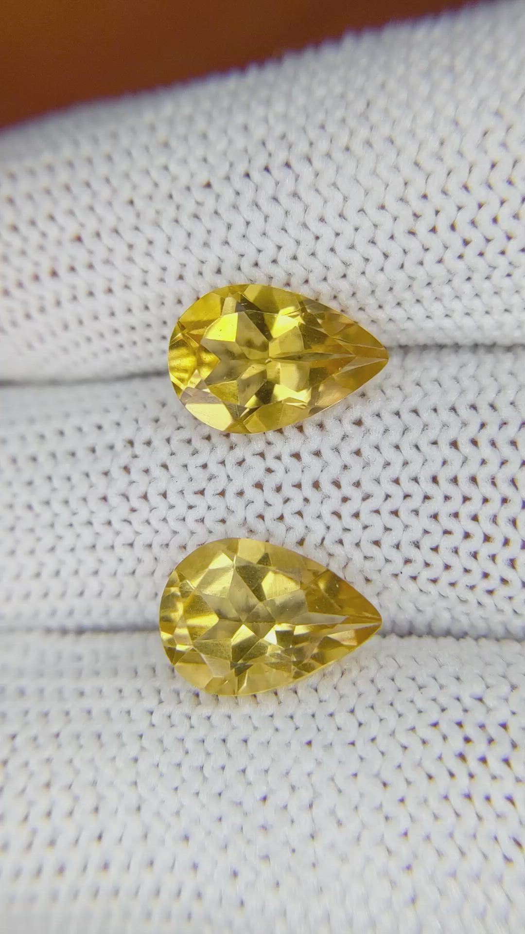 4.72&nbsp;Ct.Tw.Total Carat Weight Yellow Citrine Pair from Brazil Size Video