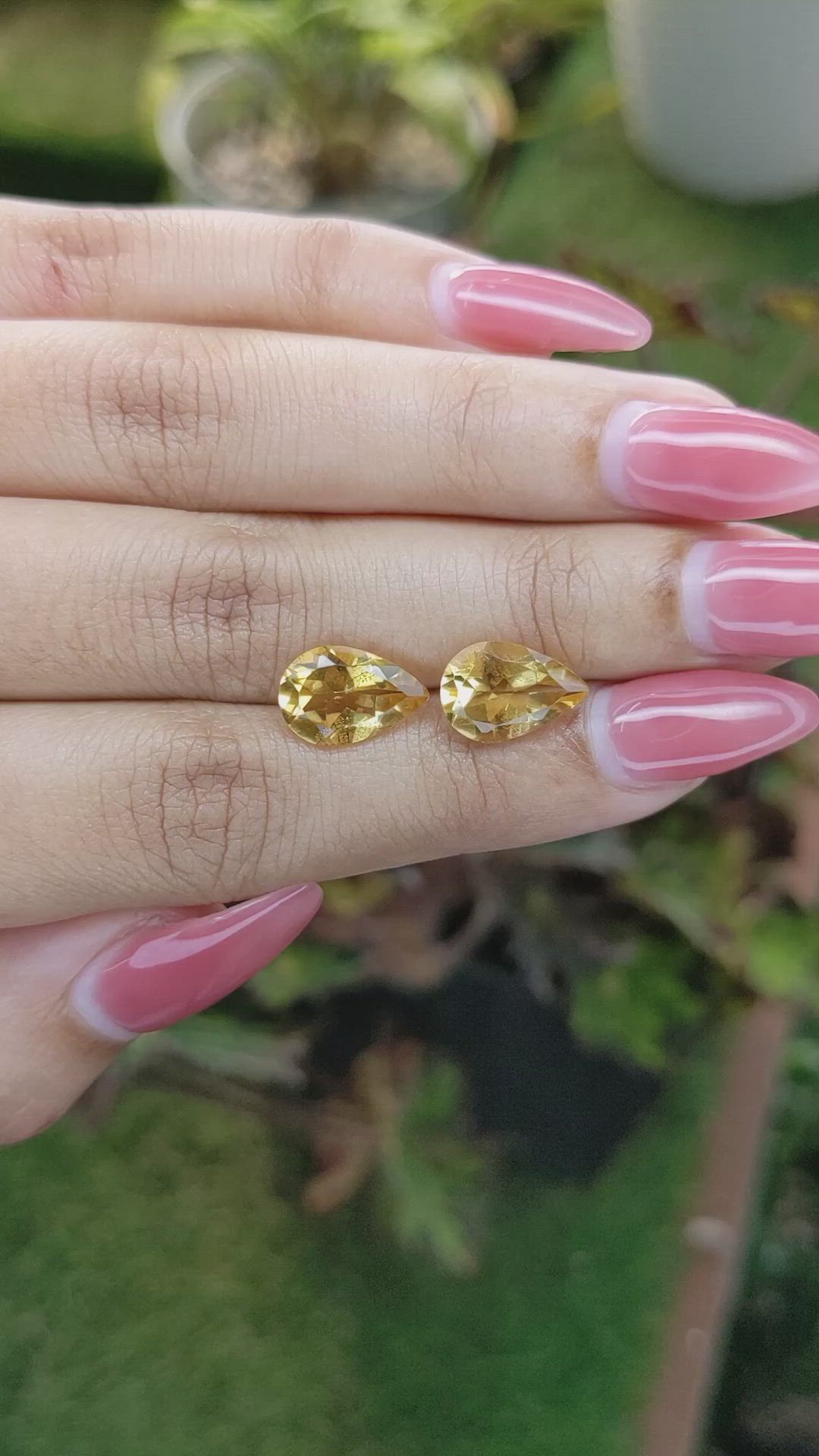 4.72&nbsp;Ct.Tw.Total Carat Weight Yellow Citrine Pair from Brazil Size Video