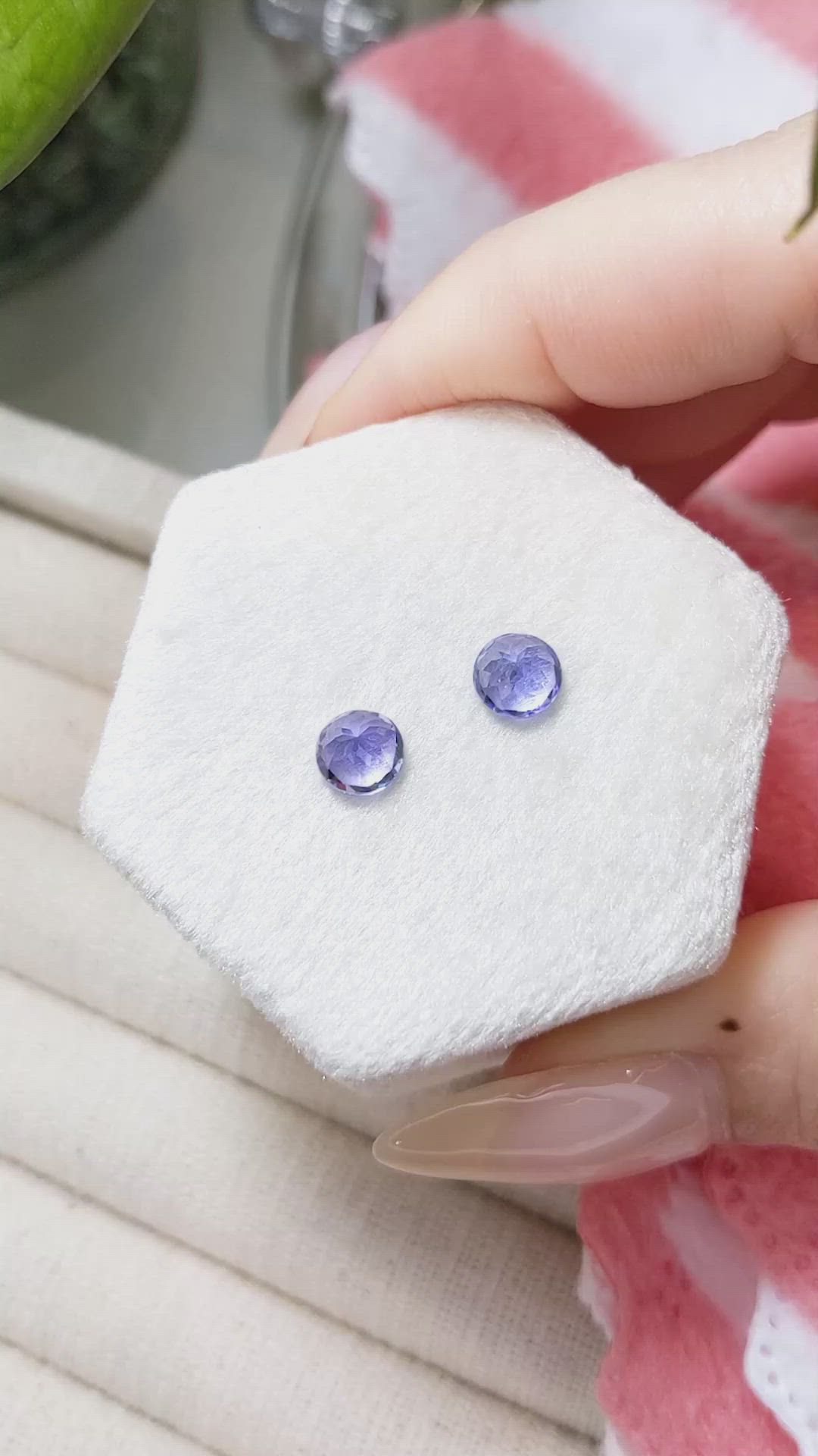 1.80&nbsp;Ct.Tw.Total Carat Weight Tanzanite Pair from Tanzania Size Video