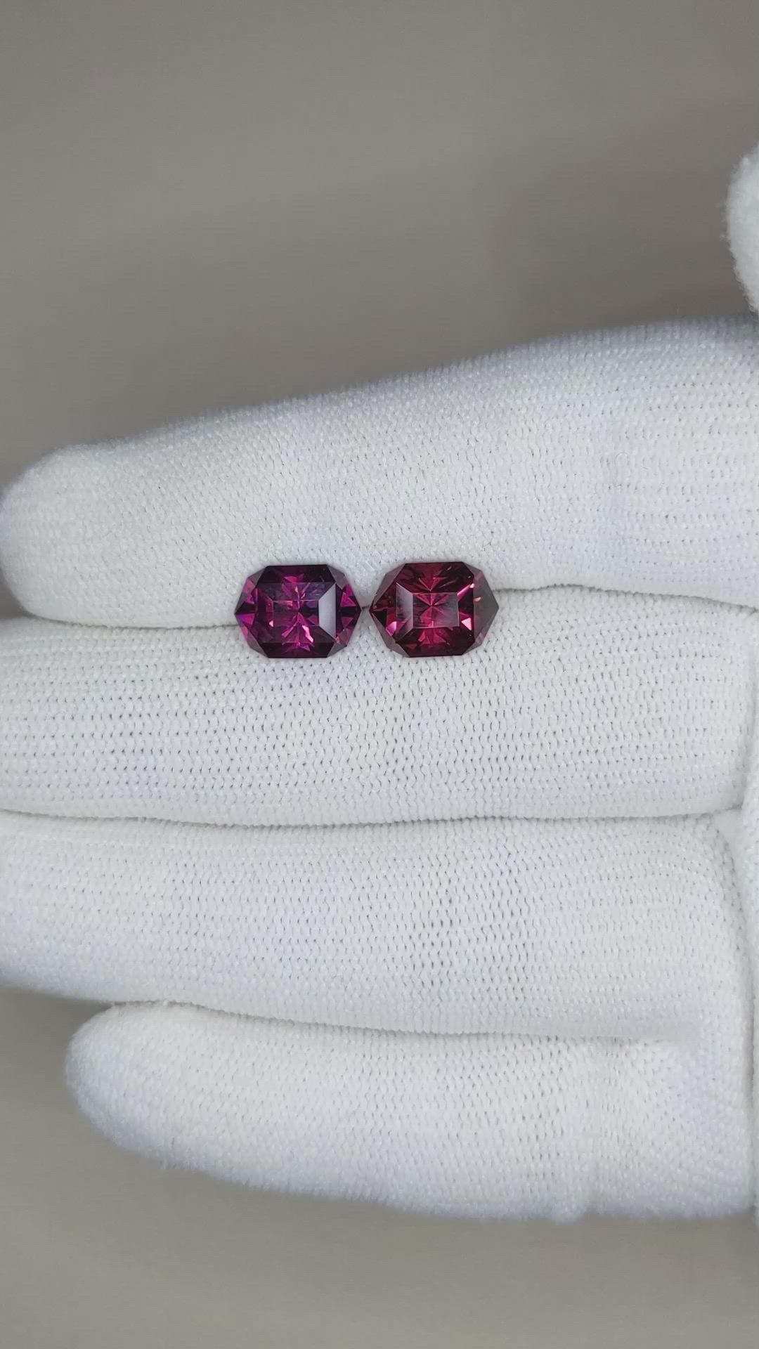 5.55&nbsp;Ct.Tw.Total Carat Weight Garnet Pair from Tanzania Size Video