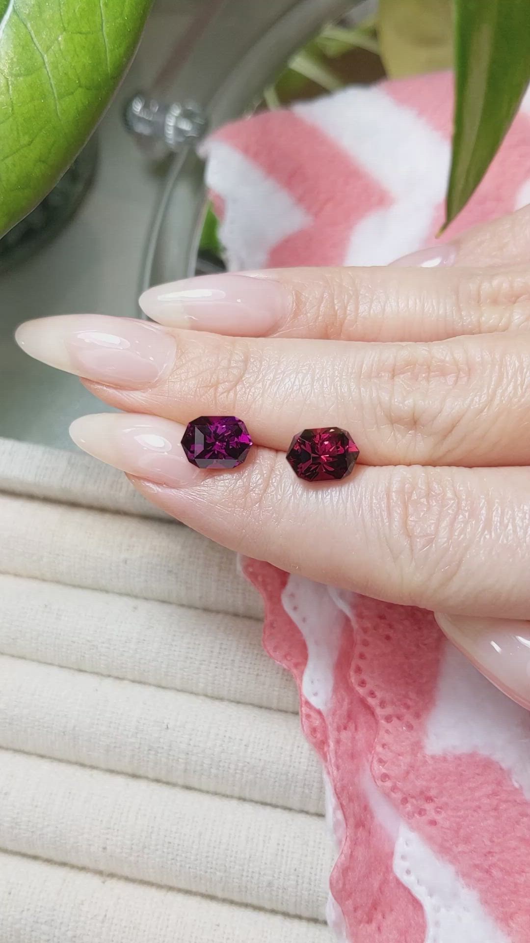 5.55&nbsp;Ct.Tw.Total Carat Weight Garnet Pair from Tanzania Size Video