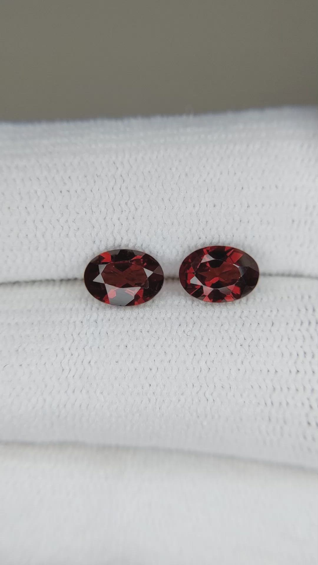 1.94 Ct.Tw.Total Carat Weight Garnet Pair from Ceylon (Sri Lanka) Size Video