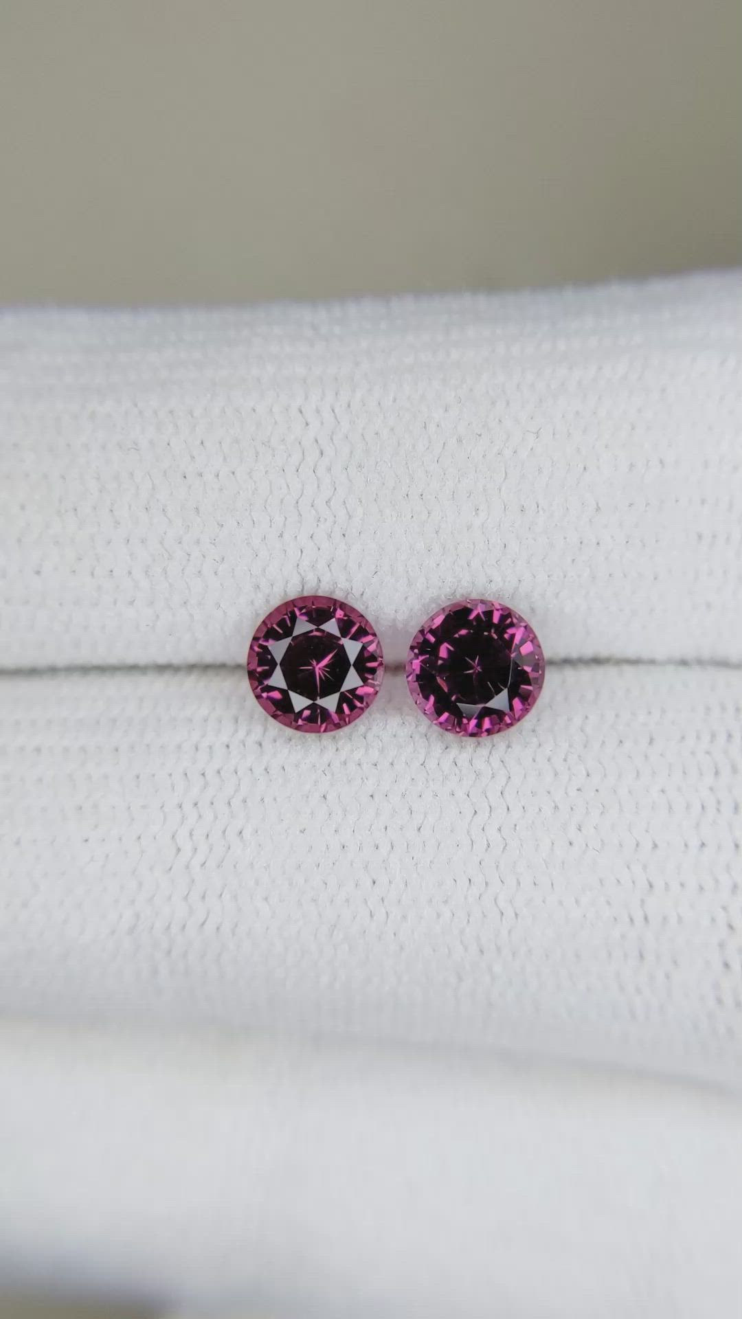 1.76&nbsp;Ct.Tw.Total Carat Weight Garnet Pair from Tanzania Size Video