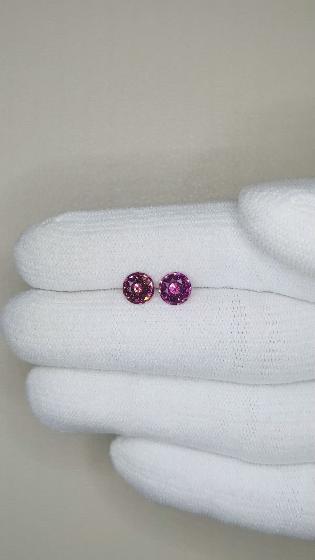 1.43&nbsp;Ct.Tw.Total Carat Weight Garnet Pair from Tanzania Size Video