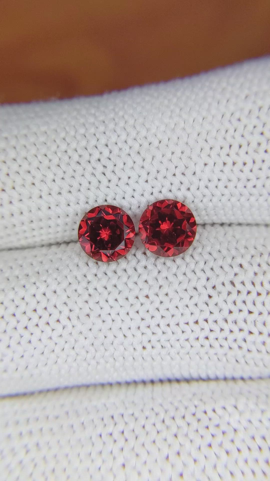 2.20&nbsp;Ct.Tw.Total Carat Weight Almandine Garnet Pair from Ceylon (Sri Lanka) Size Video