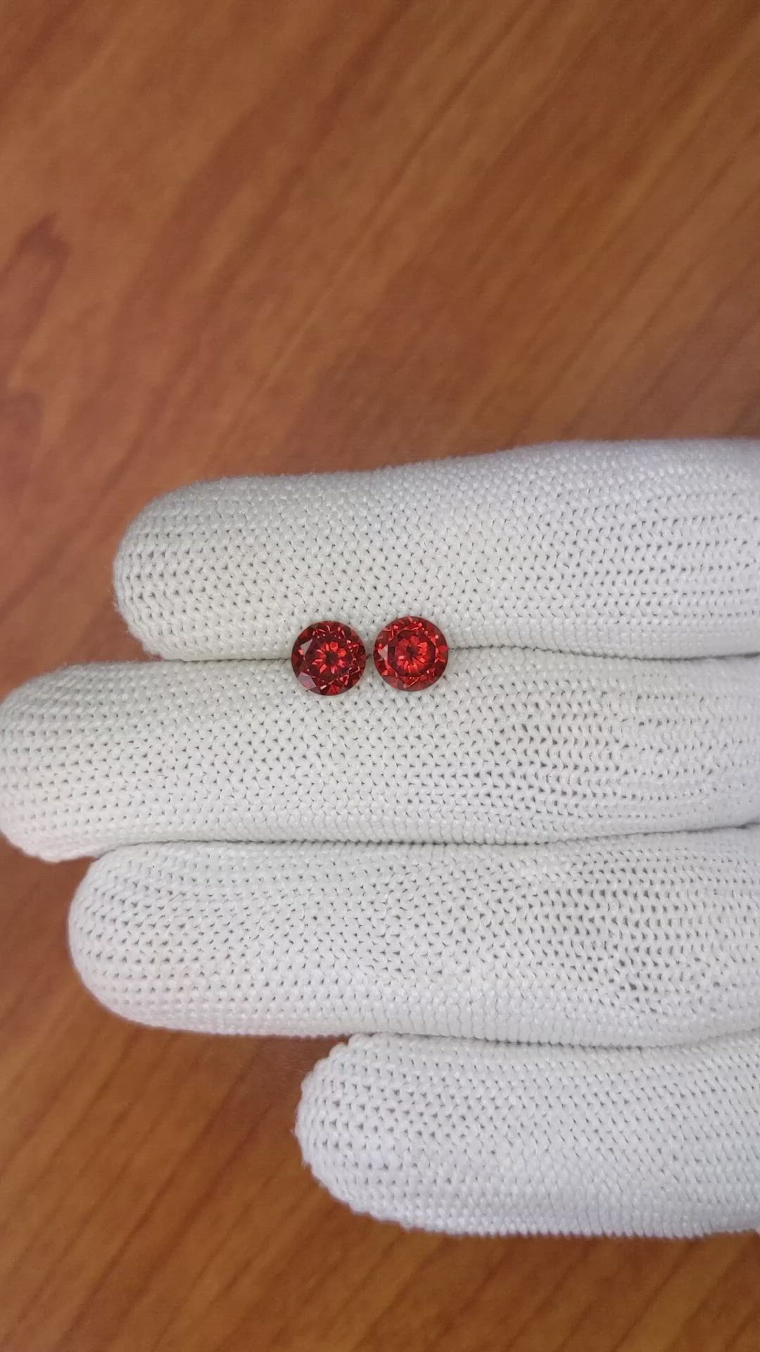 2.20&nbsp;Ct.Tw.Total Carat Weight Almandine Garnet Pair from Ceylon (Sri Lanka) Size Video