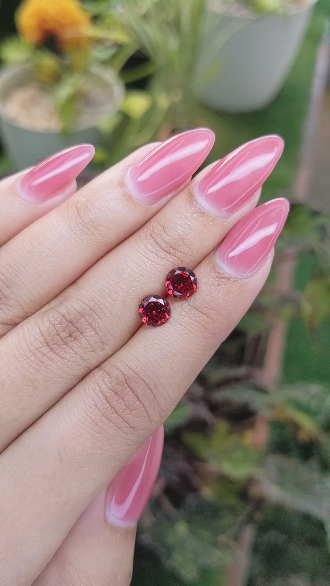 2.20&nbsp;Ct.Tw.Total Carat Weight Almandine Garnet Pair from Ceylon (Sri Lanka) Size Video