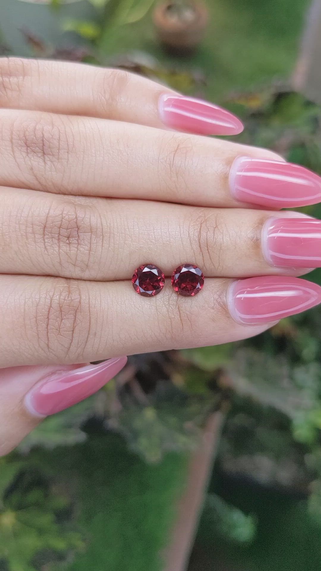 2.20&nbsp;Ct.Tw.Total Carat Weight Almandine Garnet Pair from Ceylon (Sri Lanka) Size Video