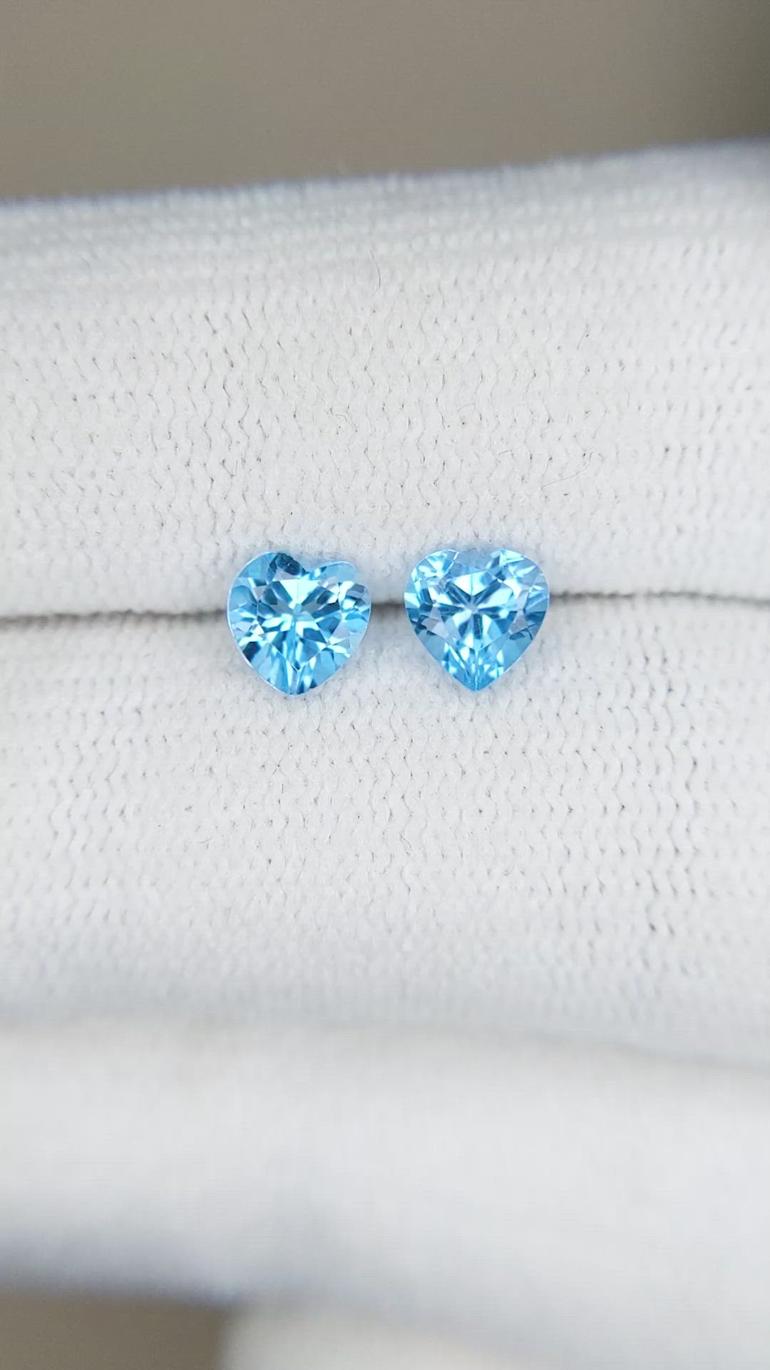 1.10&nbsp;Ct.Tw.Total Carat Weight Topaz Pair from Madagascar Size Video