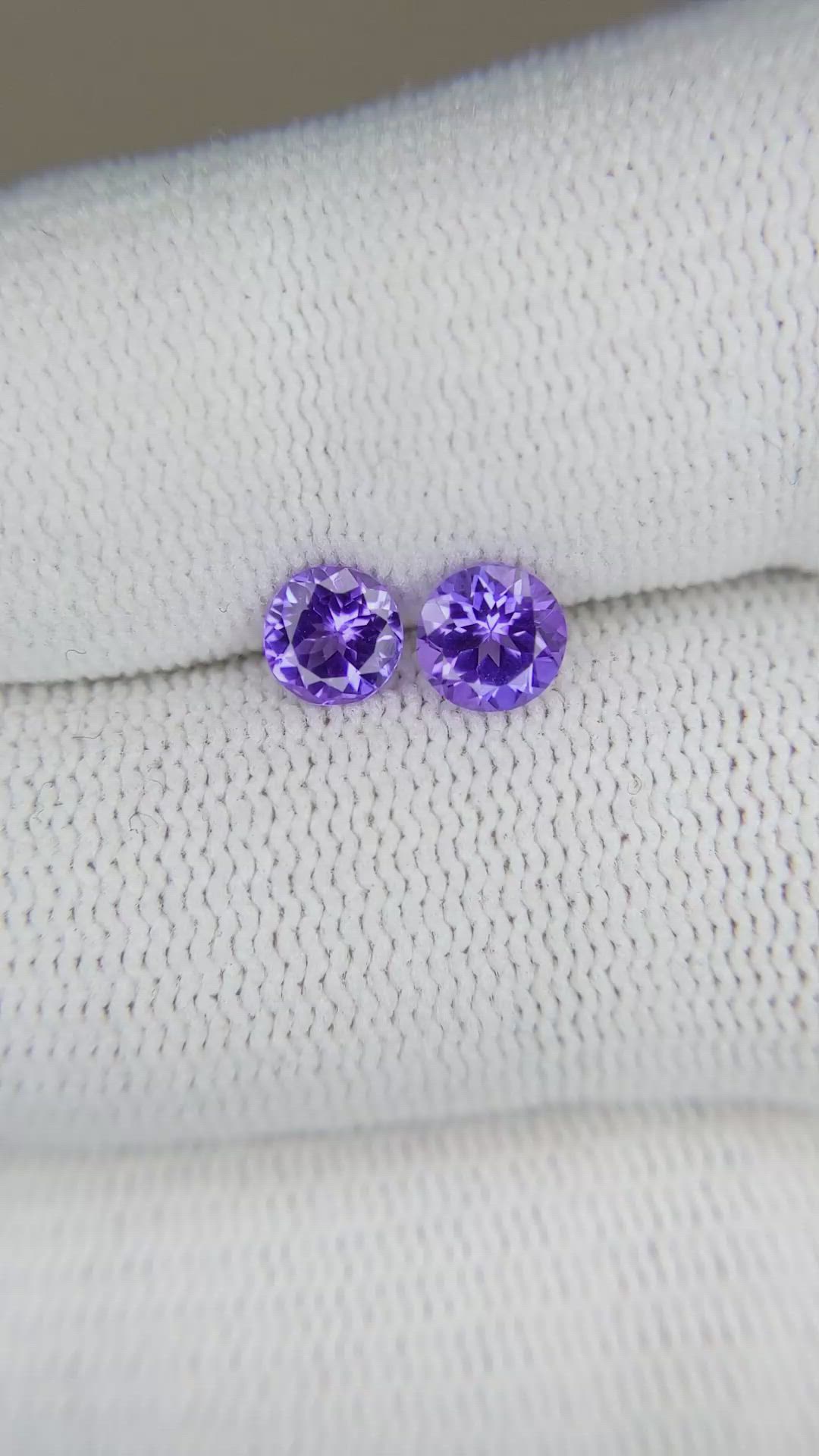 1.03 Ct.Tw.Total Carat Weight Tanzanite Pair from Tanzania Size Video