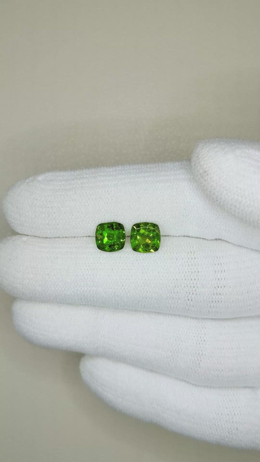 2.02 Ct.Tw.Total Carat Weight Chrome Diopside Pair Size Video