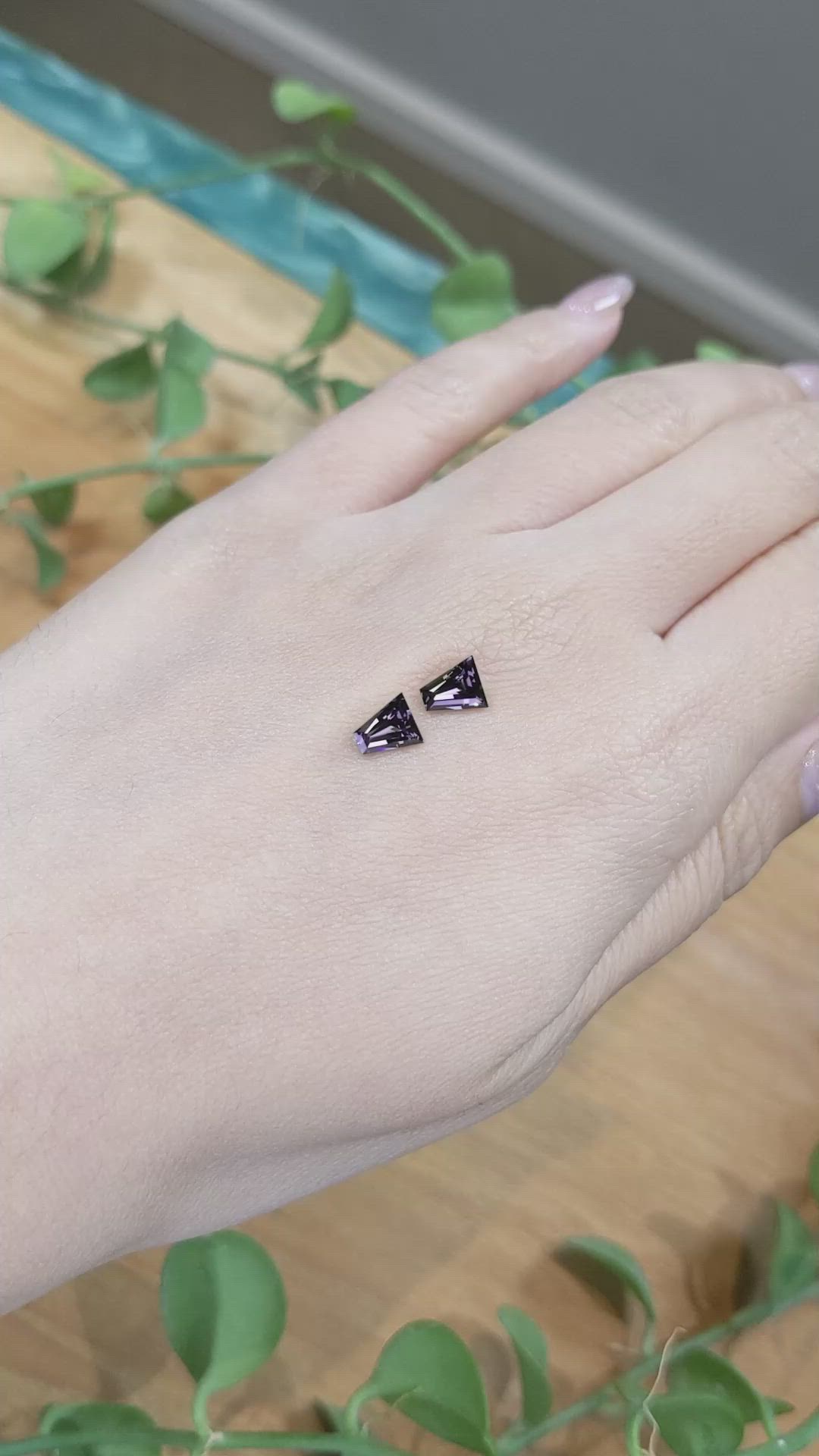 1.50&nbsp;Ct.Tw.Total Carat Weight Spinel Pair from Burma (Myanmar) Size Video