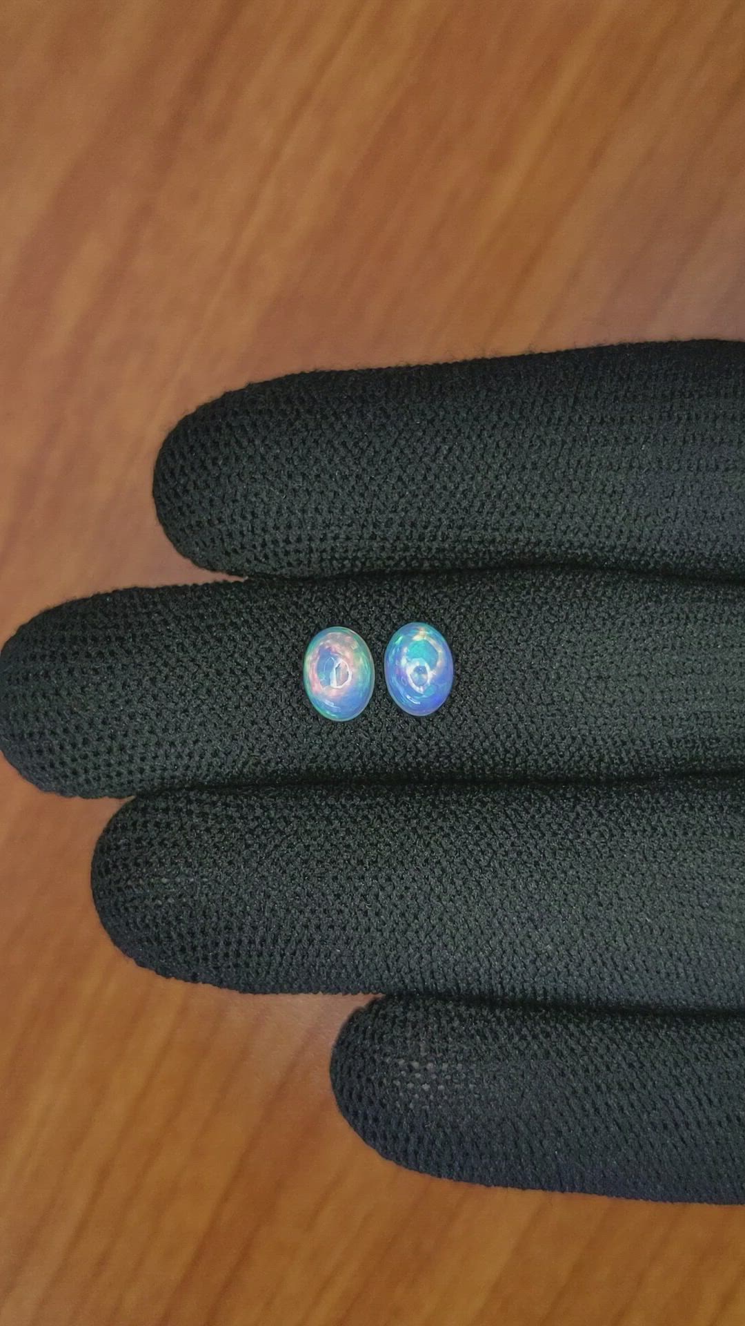 1.35&nbsp;Ct.Tw.Total Carat Weight Cabochon Opal Pair from Australia Size Video