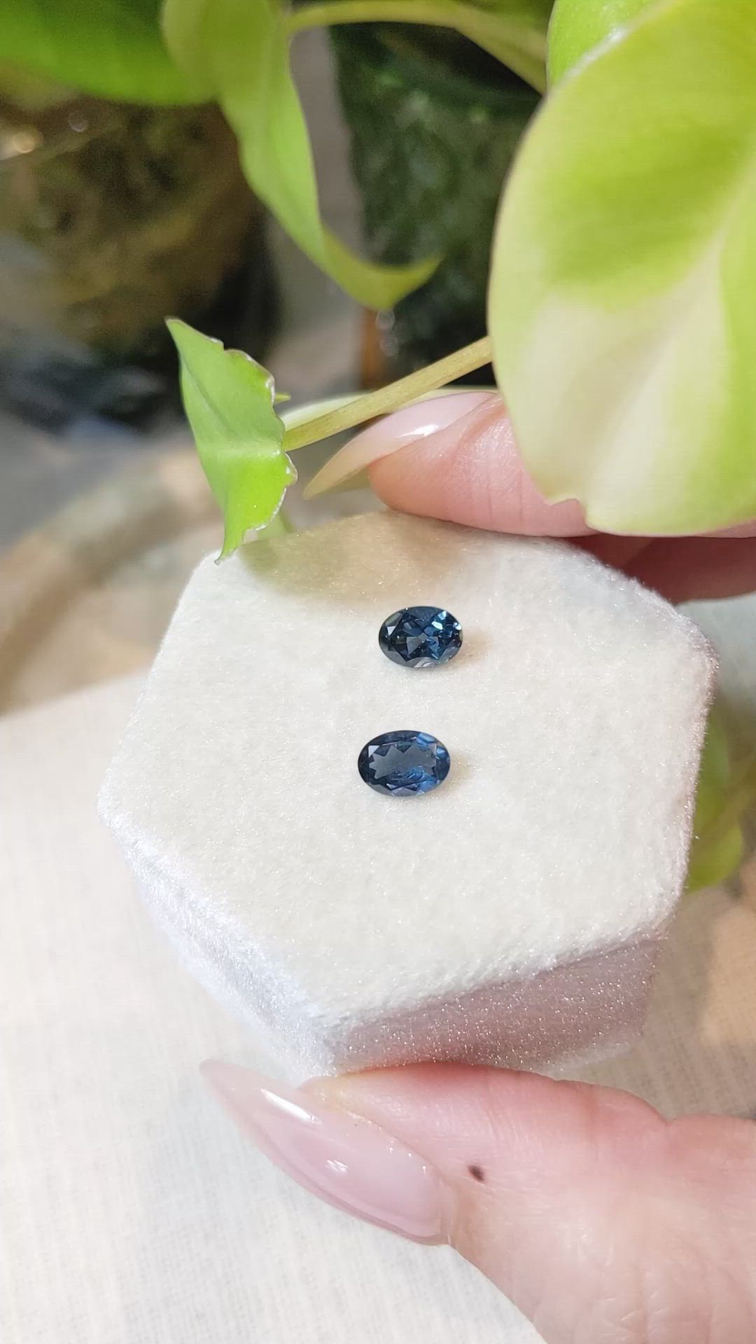 1.60&nbsp;Ct.Tw.Total Carat Weight Spinel Pair from Burma (Myanmar) Size Video