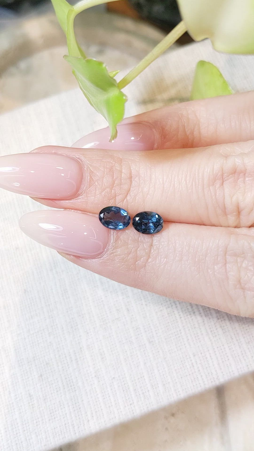 1.60&nbsp;Ct.Tw.Total Carat Weight Spinel Pair from Burma (Myanmar) Size Video