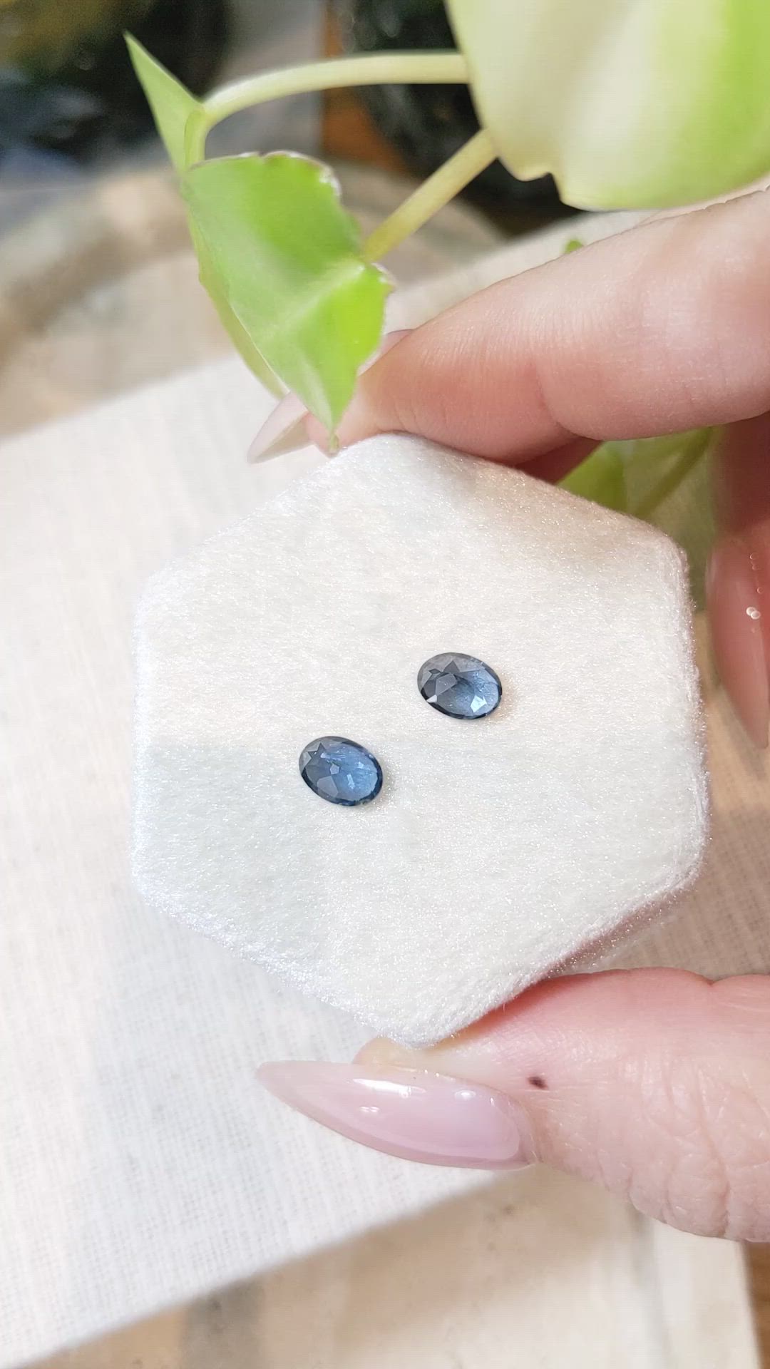 1.60&nbsp;Ct.Tw.Total Carat Weight Spinel Pair from Burma (Myanmar) Size Video