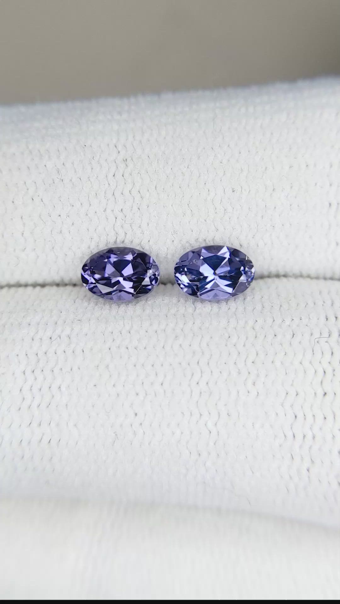 1.18&nbsp;Ct.Tw.Total Carat Weight Spinel Pair from Burma (Myanmar) Size Video