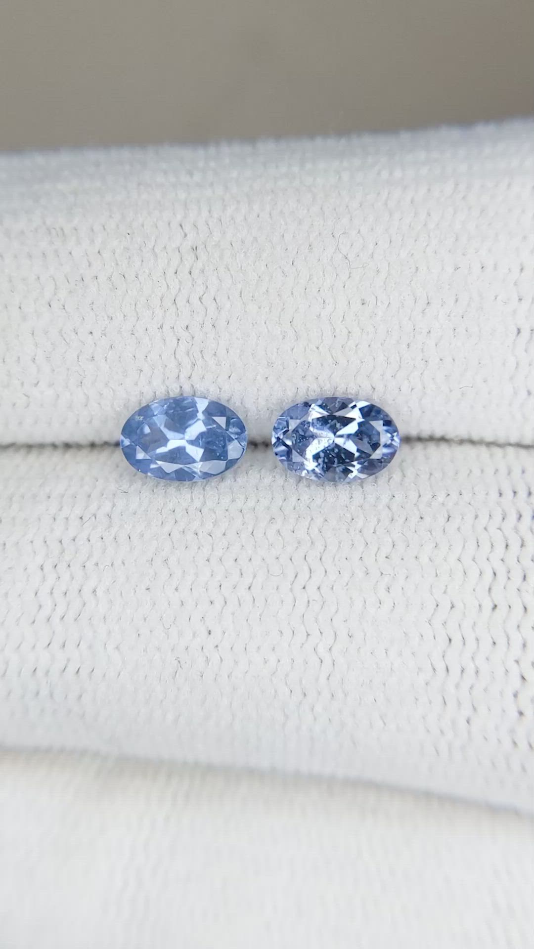 1.09&nbsp;Ct.Tw.Total Carat Weight Spinel Pair from Burma (Myanmar) Size Video