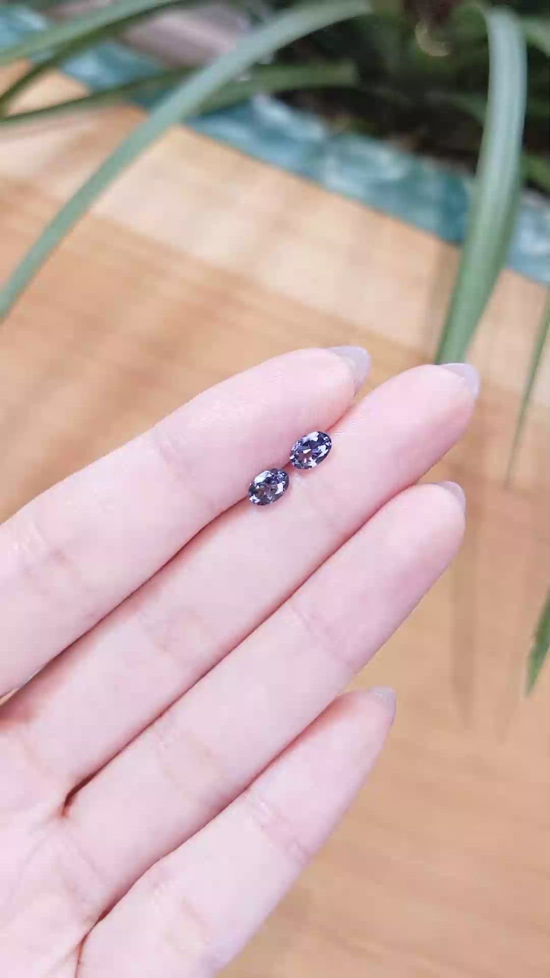 0.96&nbsp;Ct.Tw.Total Carat Weight Spinel Pair from Burma (Myanmar) Size Video