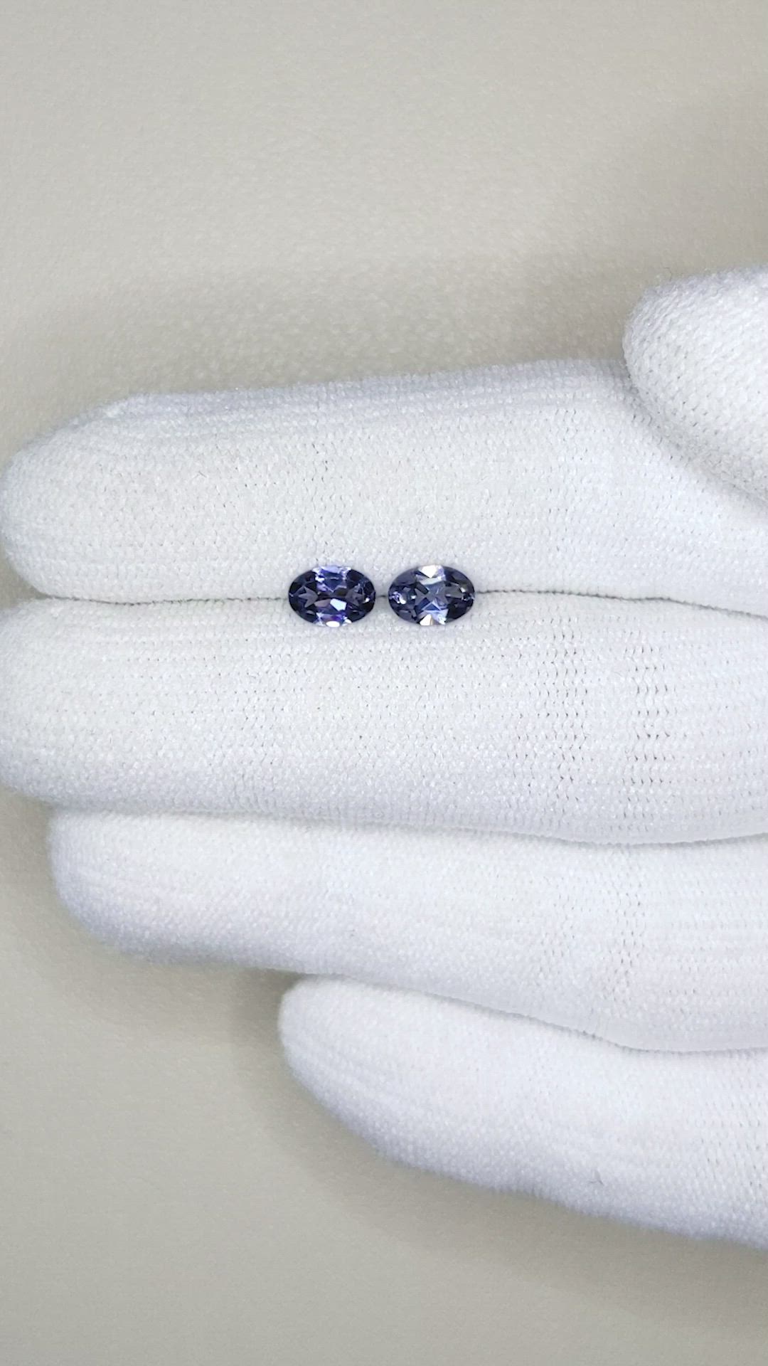 0.96&nbsp;Ct.Tw.Total Carat Weight Spinel Pair from Burma (Myanmar) Size Video