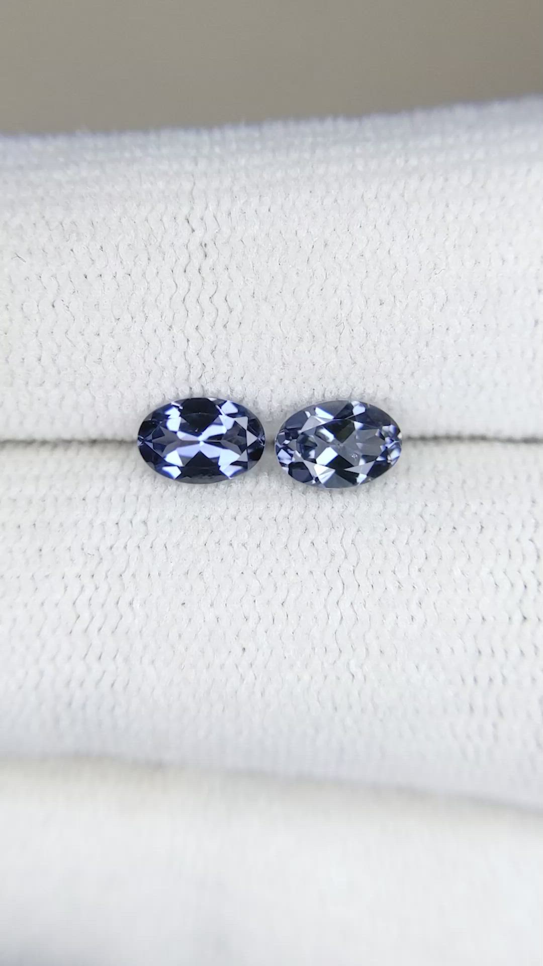 0.96&nbsp;Ct.Tw.Total Carat Weight Spinel Pair from Burma (Myanmar) Size Video