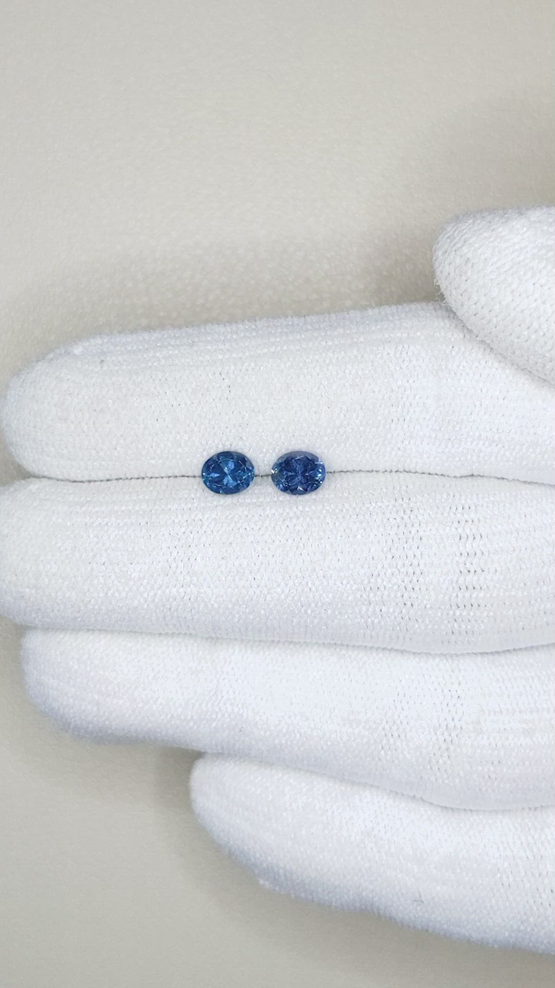 1.03&nbsp;Ct.Tw.Total Carat Weight Spinel Pair from Burma (Myanmar) Size Video