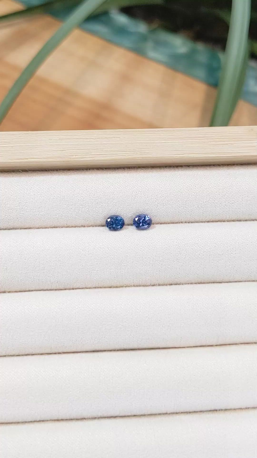 1.03&nbsp;Ct.Tw.Total Carat Weight Spinel Pair from Burma (Myanmar) Size Video