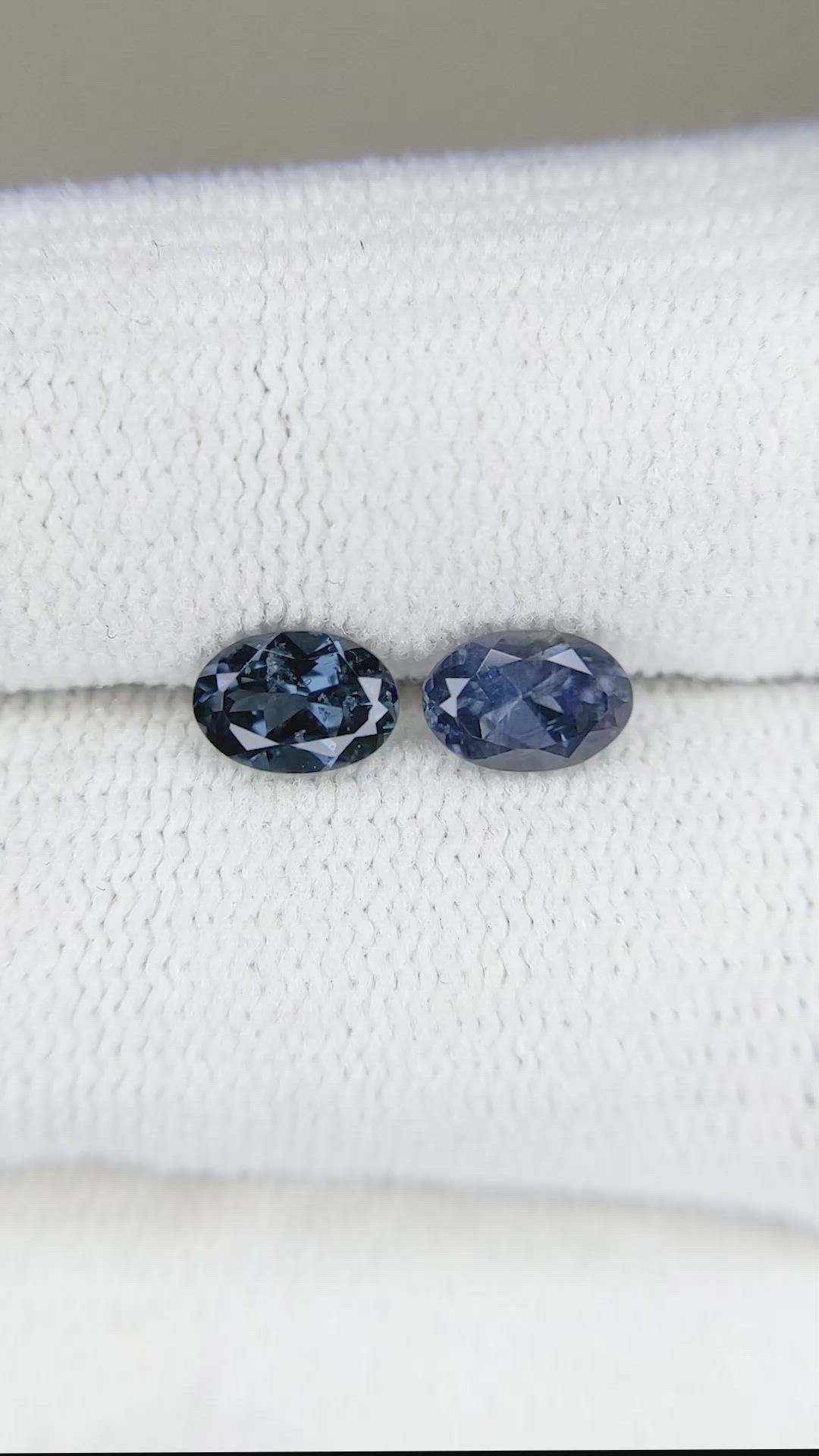 1.13&nbsp;Ct.Tw.Total Carat Weight Spinel Pair from Burma (Myanmar) Size Video