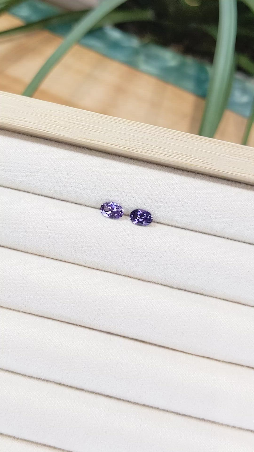 1.24&nbsp;Ct.Tw.Total Carat Weight Spinel Pair from Burma (Myanmar) Size Video