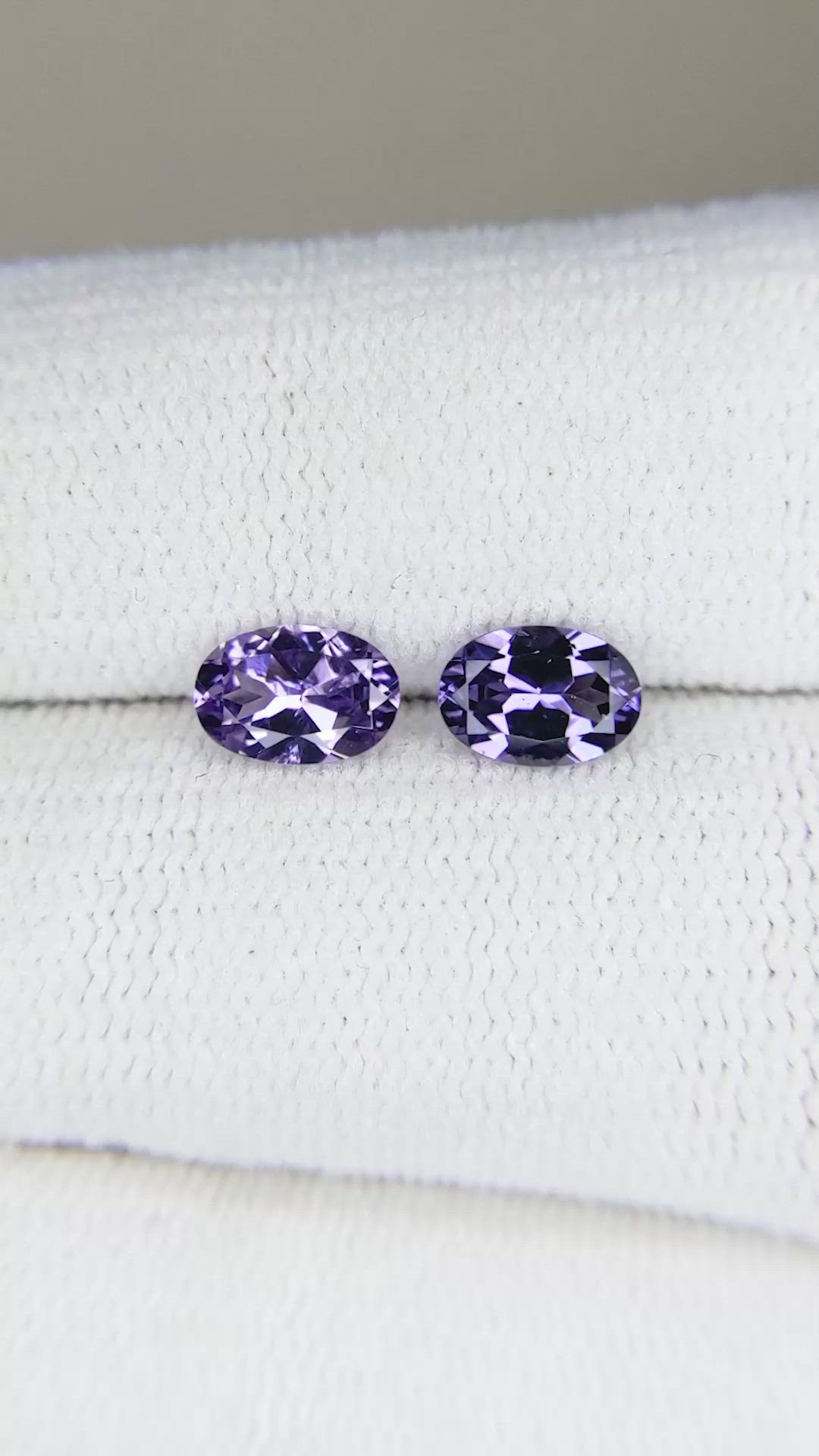 1.24&nbsp;Ct.Tw.Total Carat Weight Spinel Pair from Burma (Myanmar) Size Video