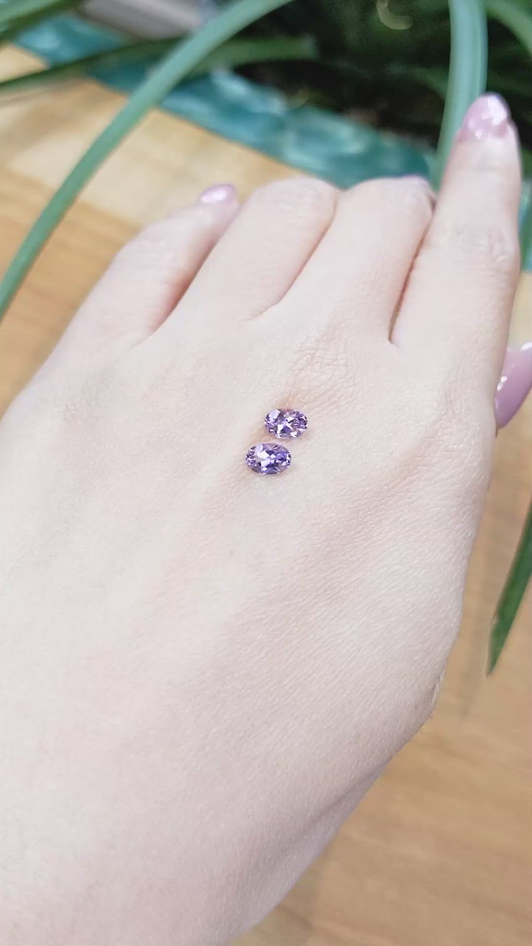 1.16&nbsp;Ct.Tw.Total Carat Weight Spinel Pair from Burma (Myanmar) Size Video