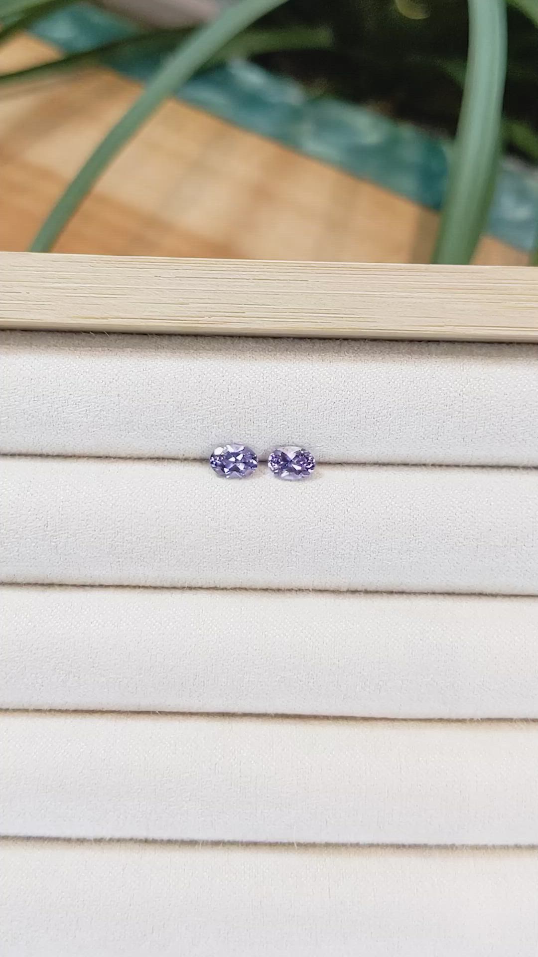 1.16&nbsp;Ct.Tw.Total Carat Weight Spinel Pair from Burma (Myanmar) Size Video