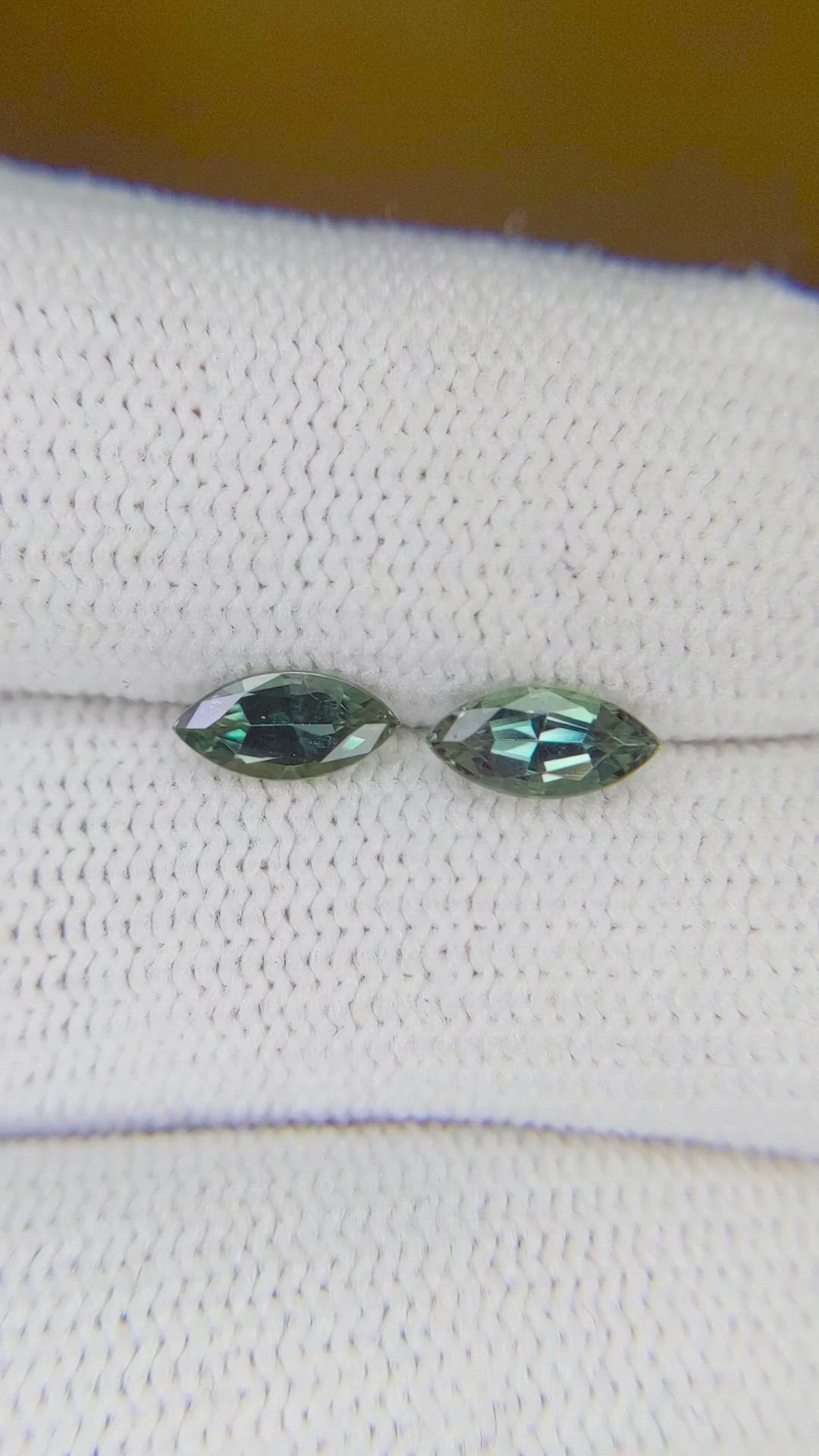 0.93&nbsp;Ct.Tw.Total Carat Weight Alexandrite Pair from Brazil Size Video