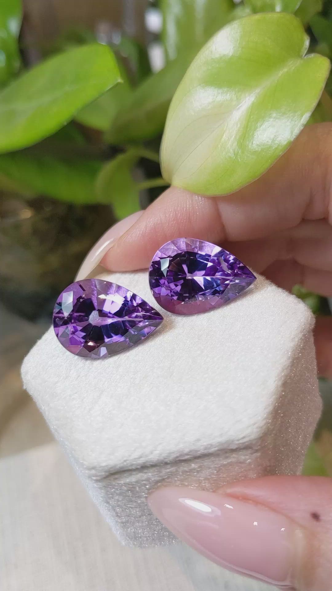 20.10&nbsp;Ct.Tw.Total Carat Weight Amethyst Pair from Brazil Size Video