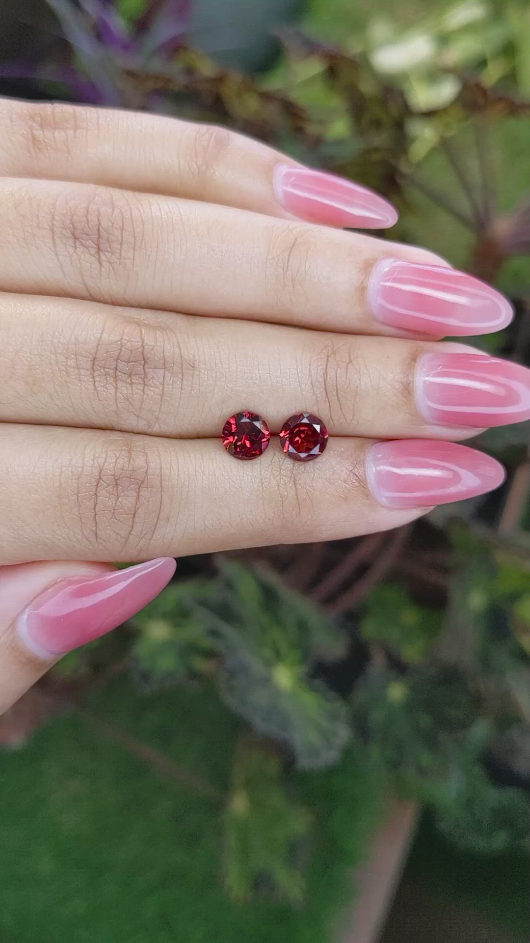 1.84&nbsp;Ct.Tw.Total Carat Weight Garnet Pair from Ceylon (Sri Lanka) Size Video