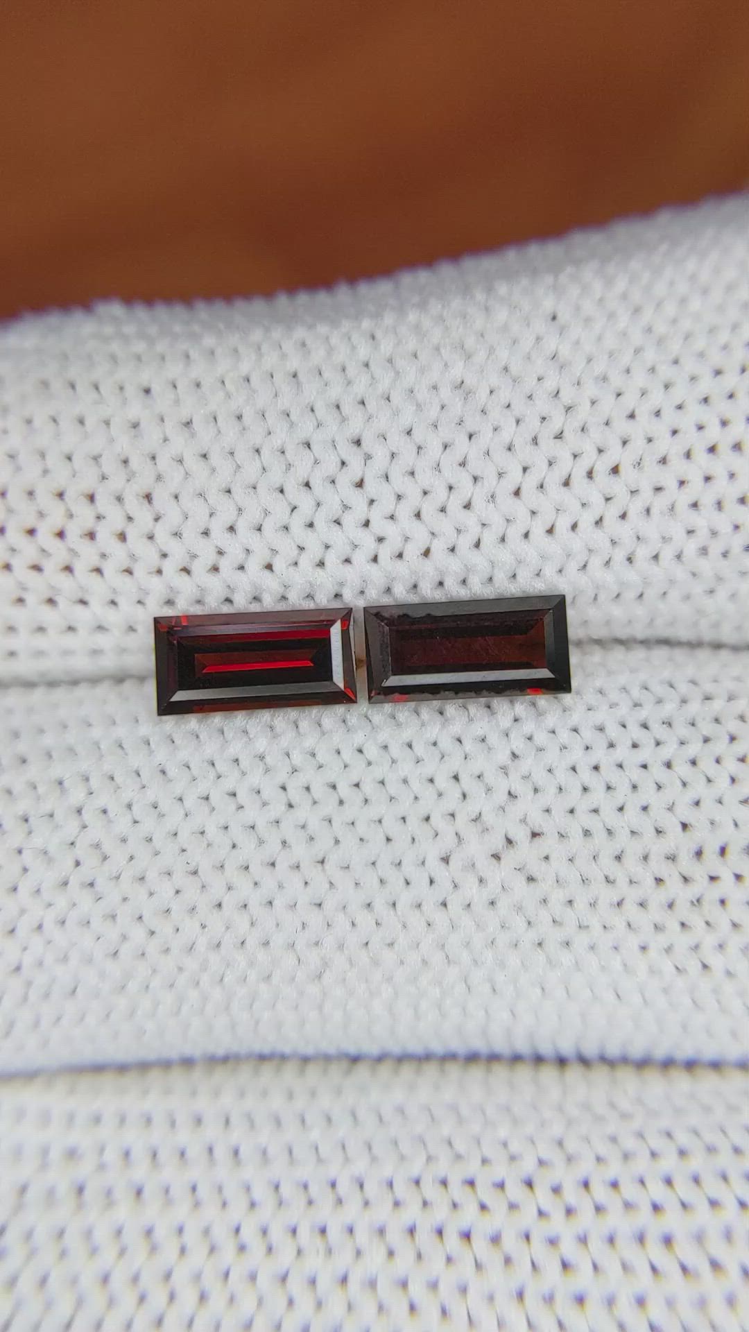 1.85&nbsp;Ct.Tw.Total Carat Weight Garnet Pair from Ceylon (Sri Lanka) Size Video