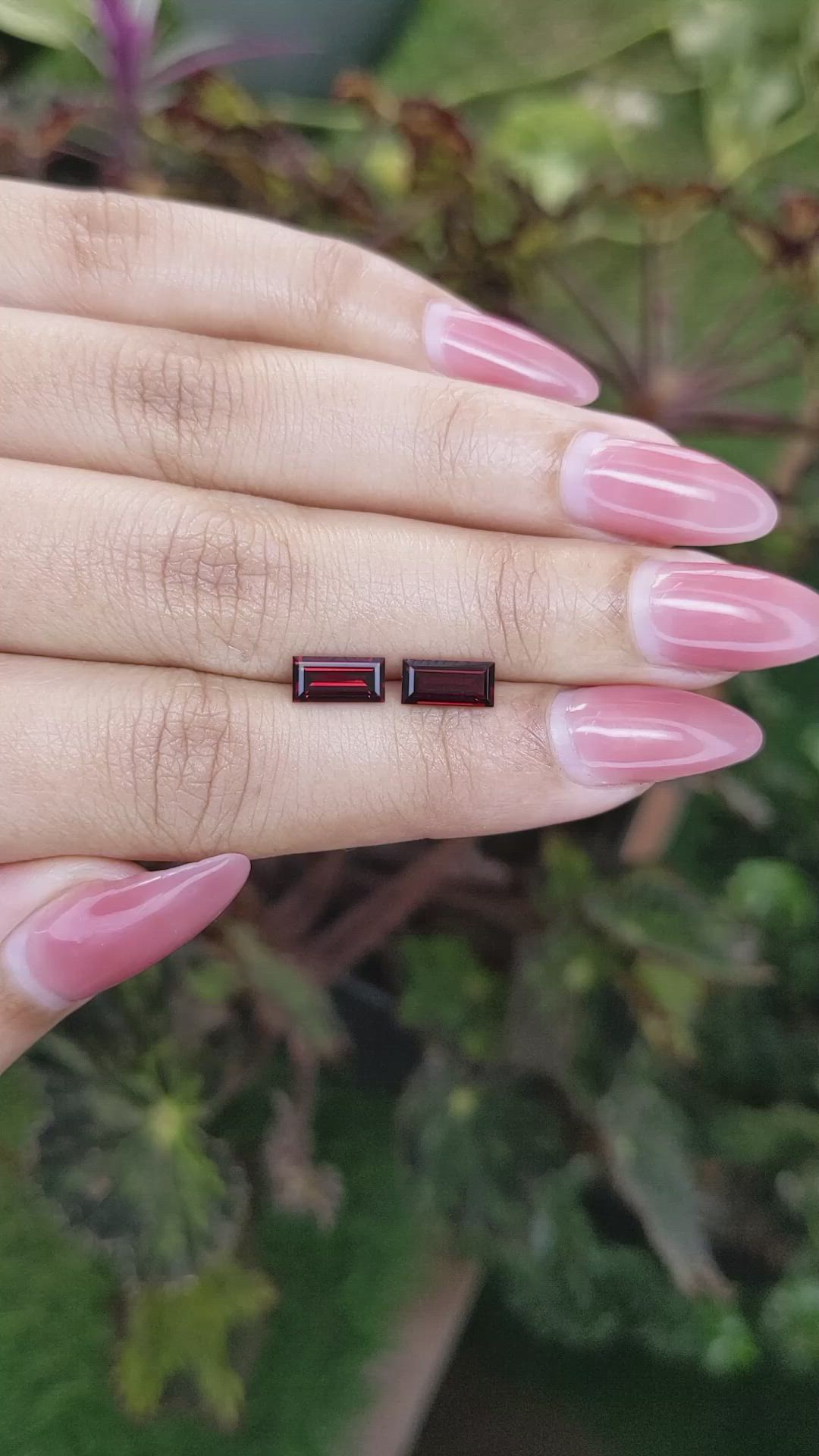 1.85&nbsp;Ct.Tw.Total Carat Weight Garnet Pair from Ceylon (Sri Lanka) Size Video