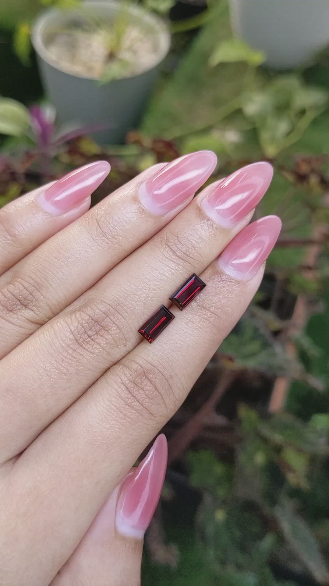 1.85&nbsp;Ct.Tw.Total Carat Weight Garnet Pair from Ceylon (Sri Lanka) Size Video