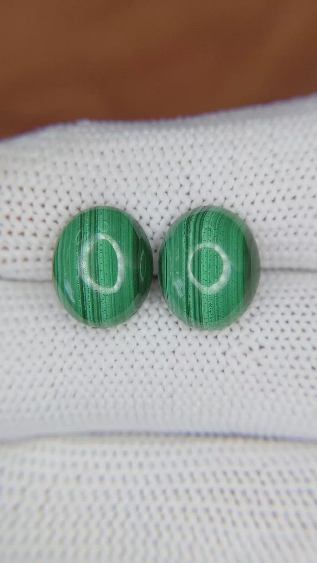 9.71&nbsp;Ct.Tw.Total Carat Weight Cabochon Malachite Pair from Russia Size Video