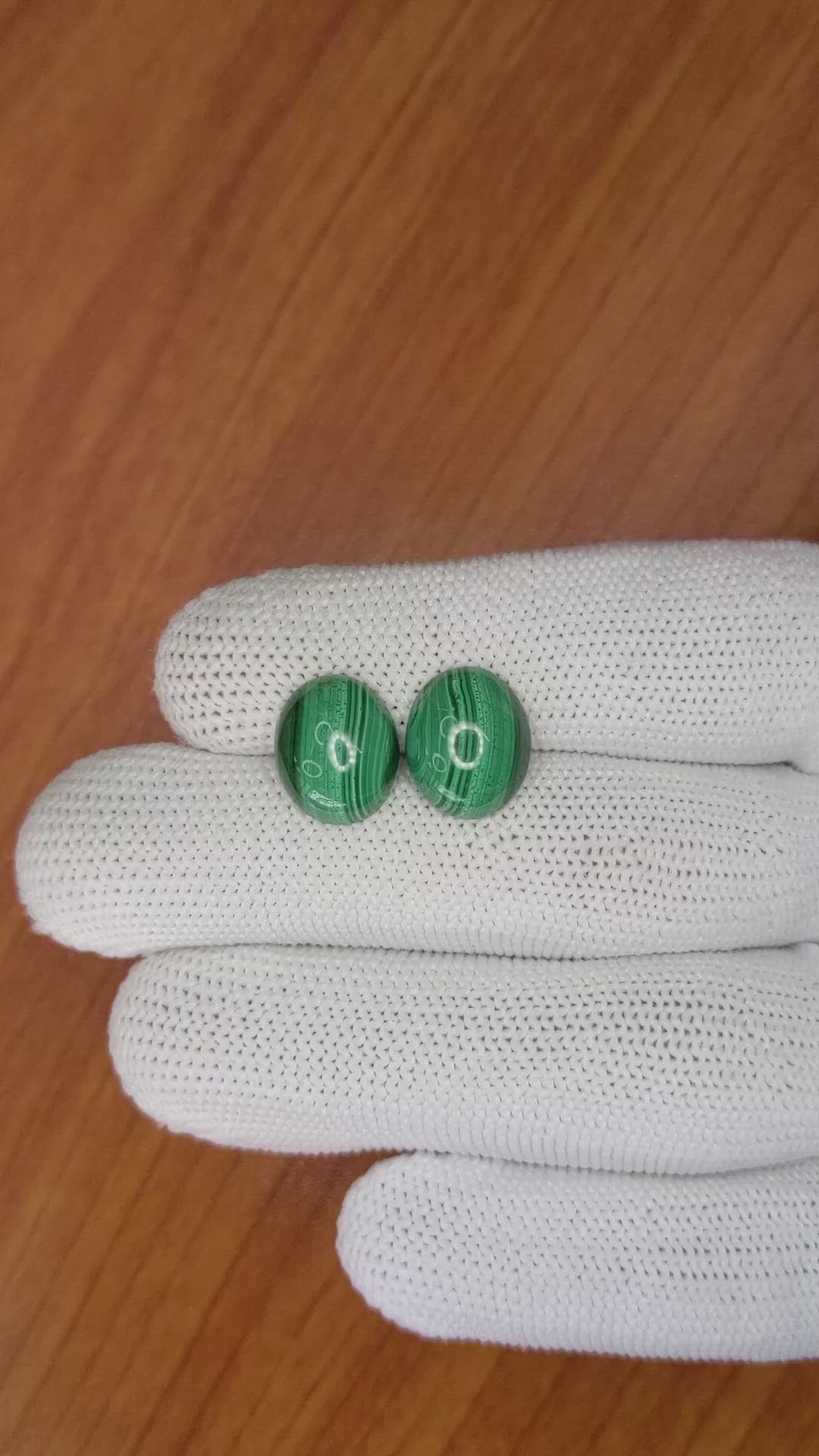 9.65&nbsp;Ct.Tw.Total Carat Weight Cabochon Malachite Pair from Russia Size Video