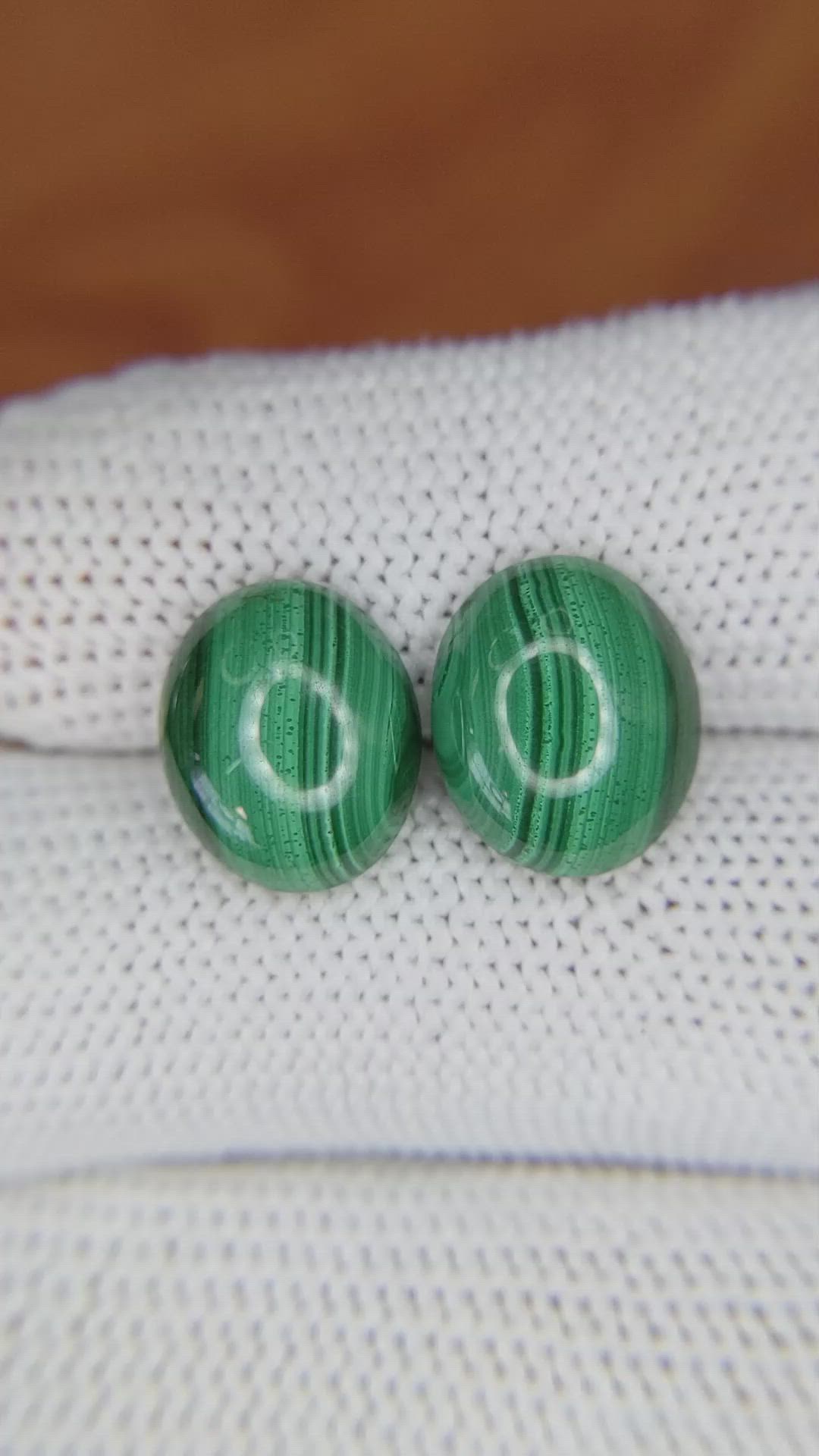 9.65&nbsp;Ct.Tw.Total Carat Weight Cabochon Malachite Pair from Russia Size Video
