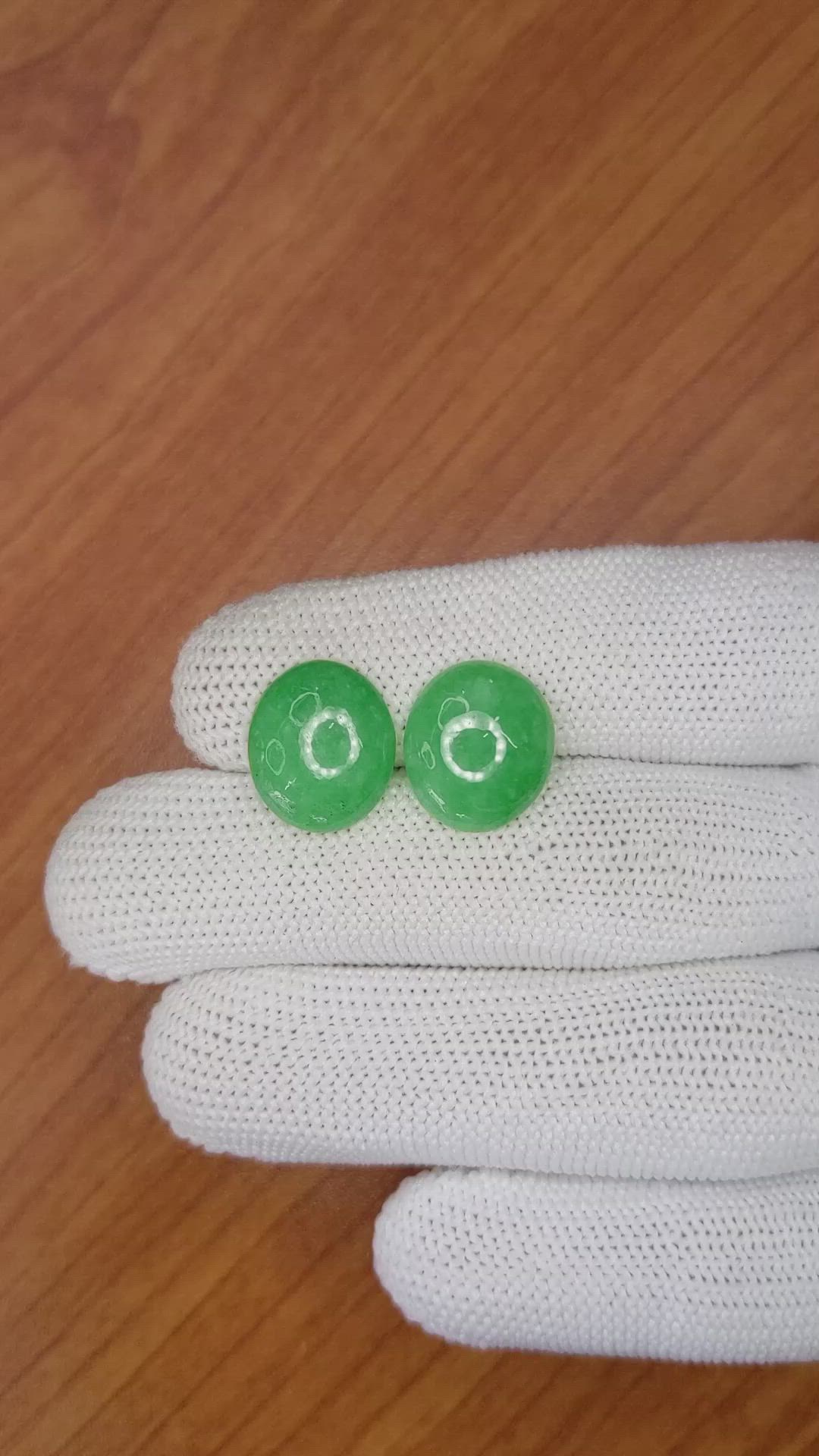 10.80&nbsp;Ct.Tw.Total Carat Weight Cabochon Jade Pair from Burma (Myanmar) Size Video