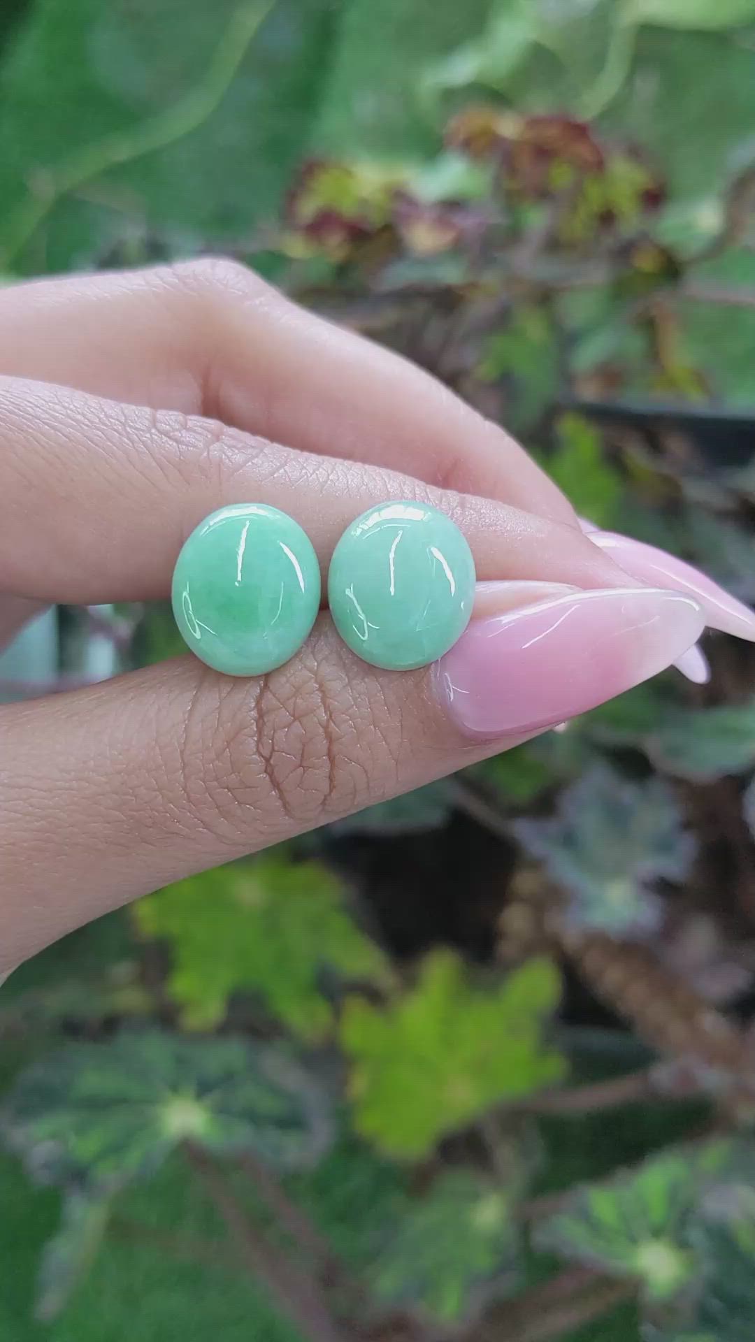 13.63&nbsp;Ct.Tw.Total Carat Weight Cabochon Jade Pair from Burma (Myanmar) Size Video